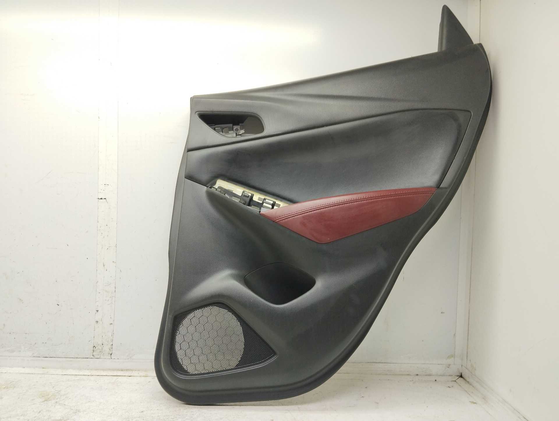 Recambio de guarnecido puerta trasera derecha para mazda cx-3 center-line referencia OEM IAM D10F68520 DL9B6852041 