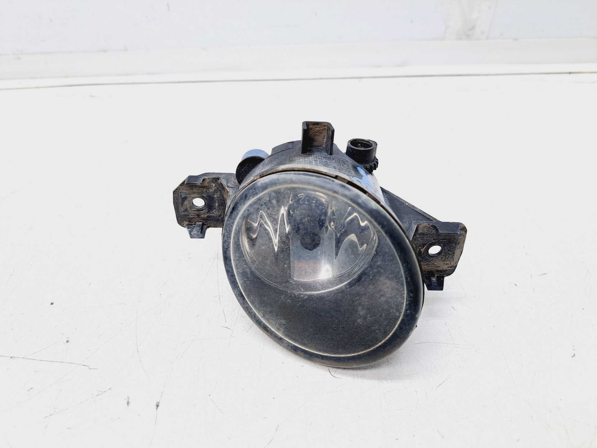 Recambio de faro antiniebla izquierdo para renault clio iii 20 aniversario referencia OEM IAM 8200002469 89203593 VALEO