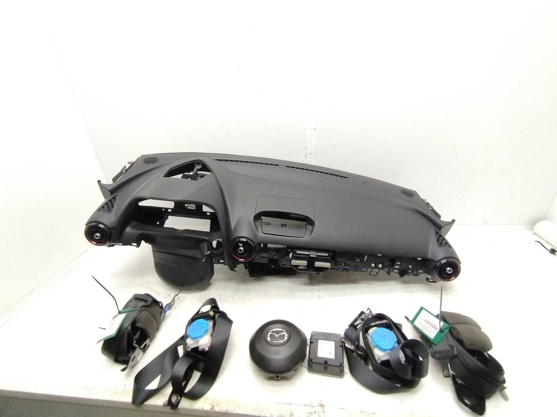 Recambio de kit airbag para mazda cx-3 center-line referencia OEM IAM DB2W60400B02 DA6J57K0002 DB2P57L90