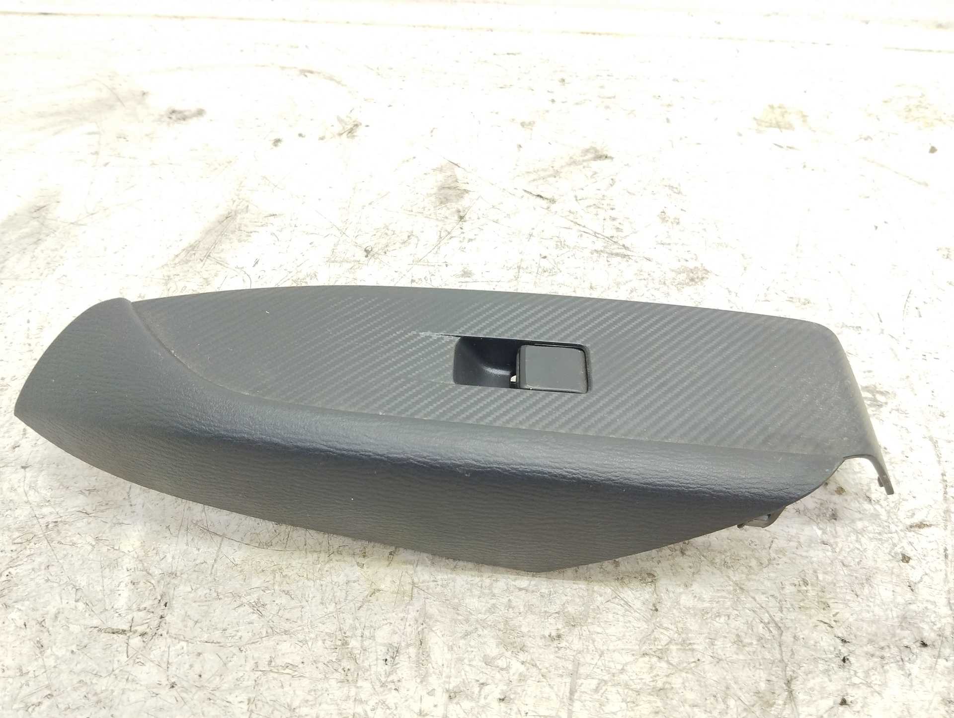Recambio de mando elevalunas delantero derecho para mazda cx-3 center-line referencia OEM IAM D09H66370 DB2P684LX 