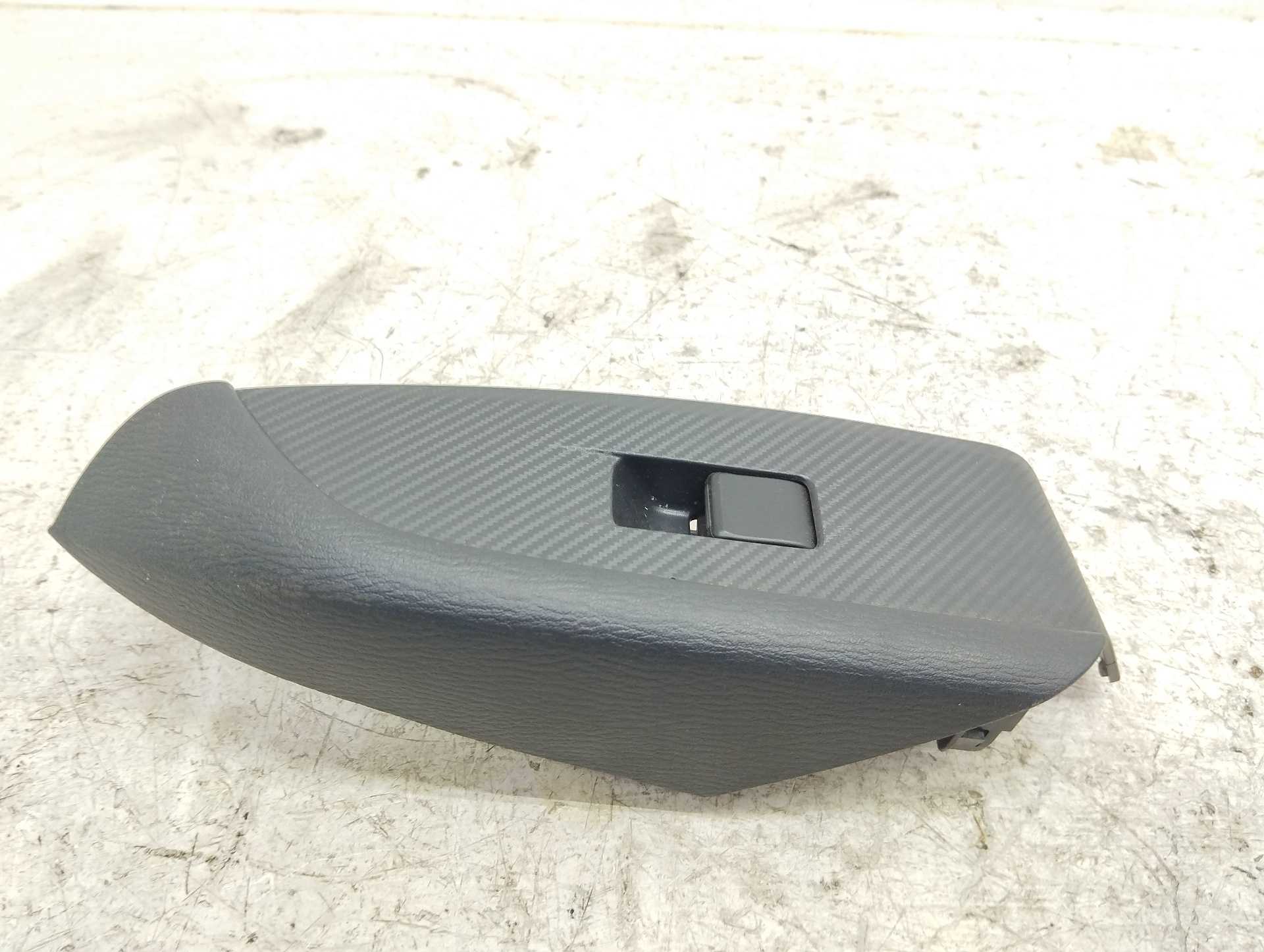 Recambio de mando elevalunas trasero derecho para mazda cx-3 center-line referencia OEM IAM D09H66370  