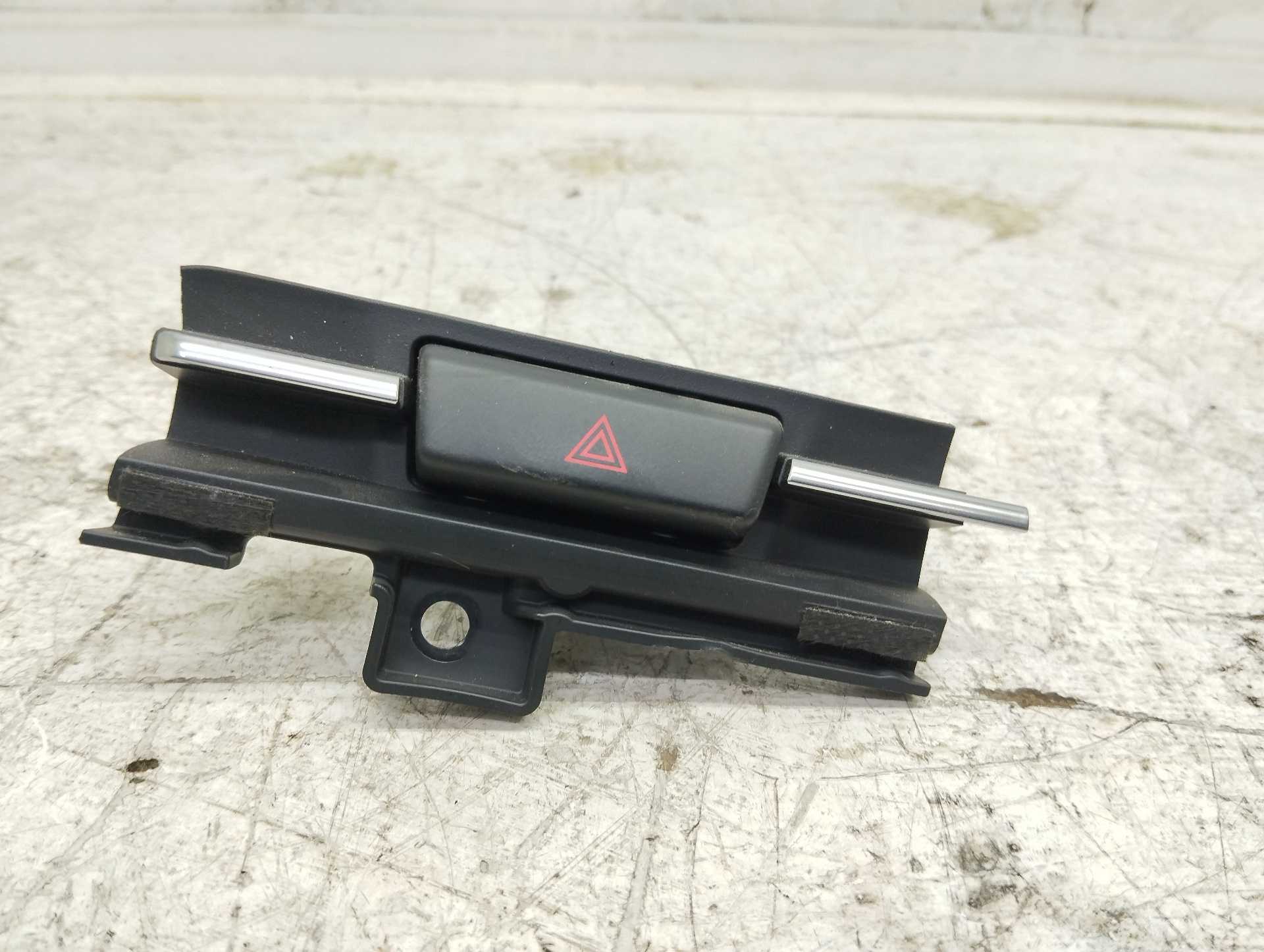 Recambio de mando warning para mazda cx-3 center-line referencia OEM IAM DA6C55260 DA6C55311 