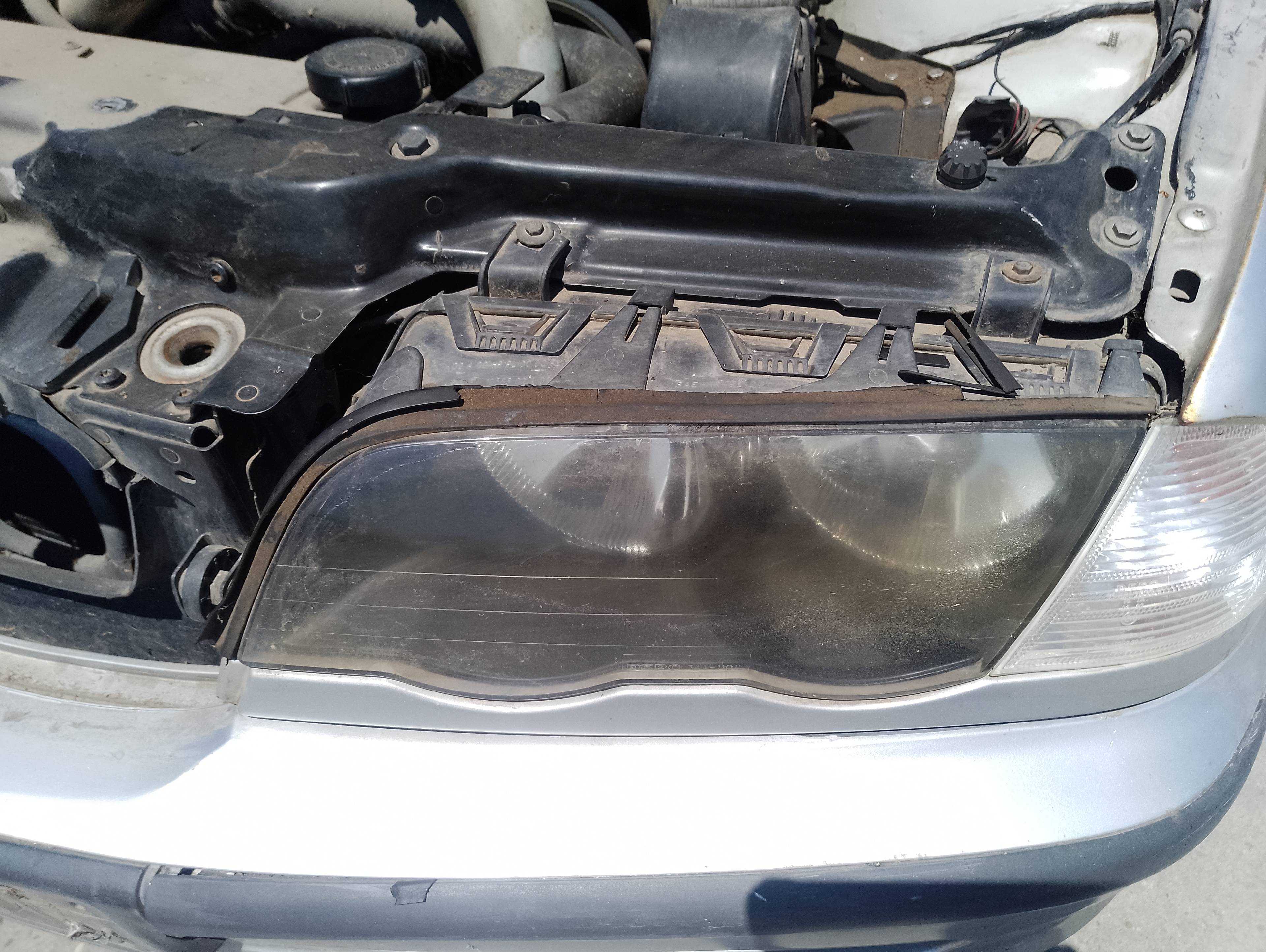 Recambio de faro izquierdo para bmw serie 3 berlina (e46) 320d referencia OEM IAM   