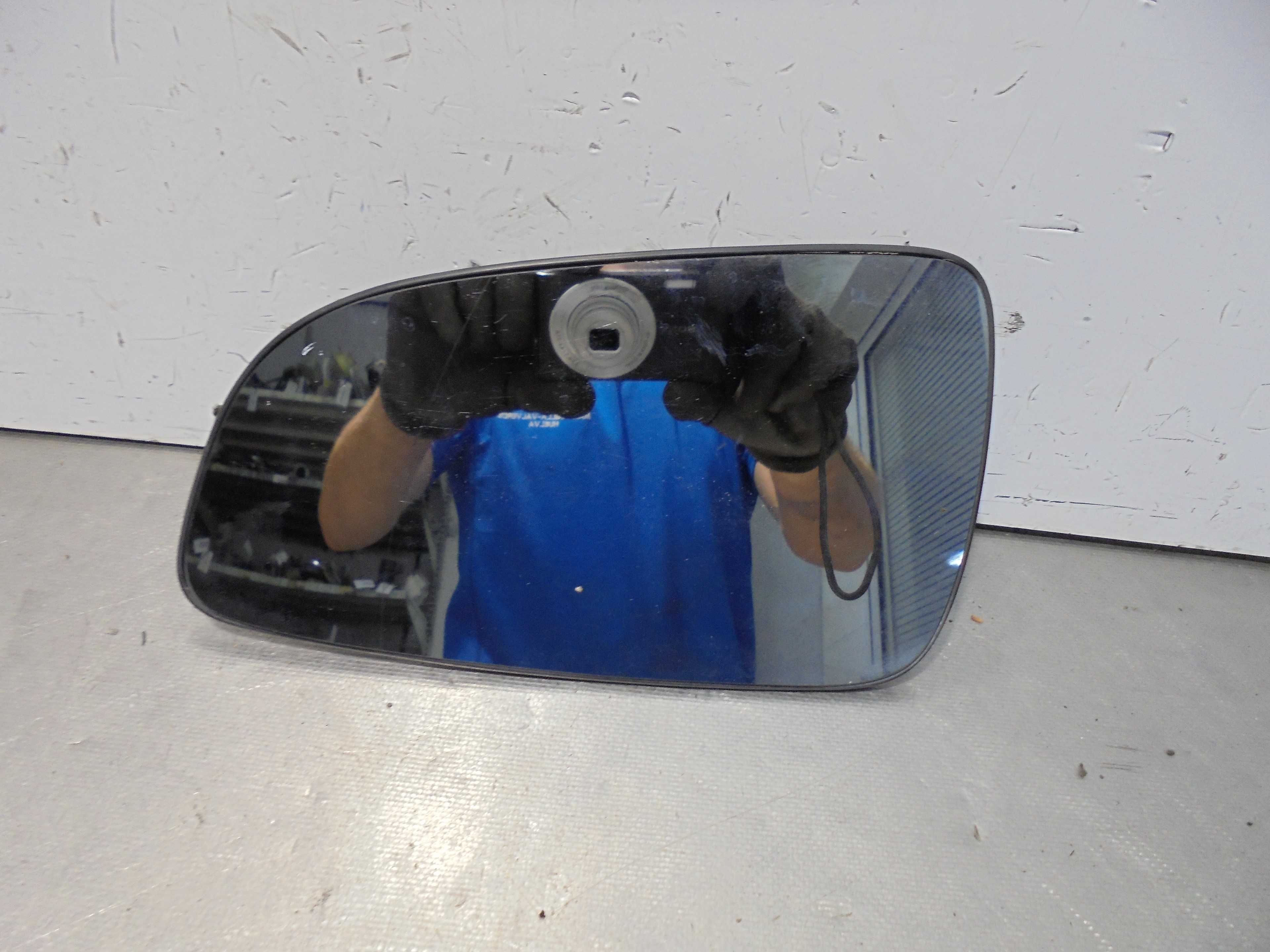 Recambio de cristal retrovisor izquierdo para opel astra gtc 1.9 cdti referencia OEM IAM   