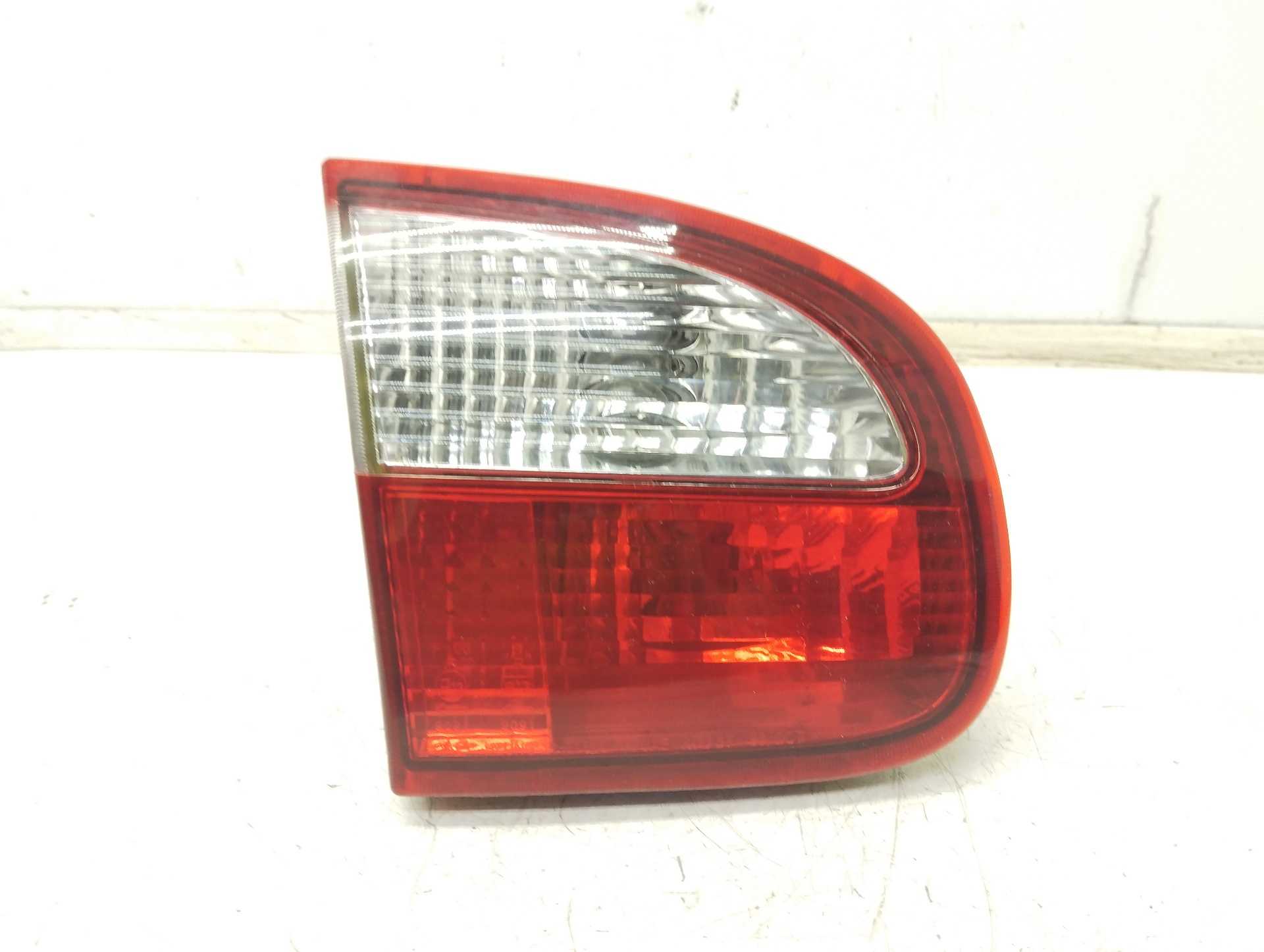 Recambio de piloto porton trasero izquierdo para daewoo lanos referencia OEM IAM  96500243 