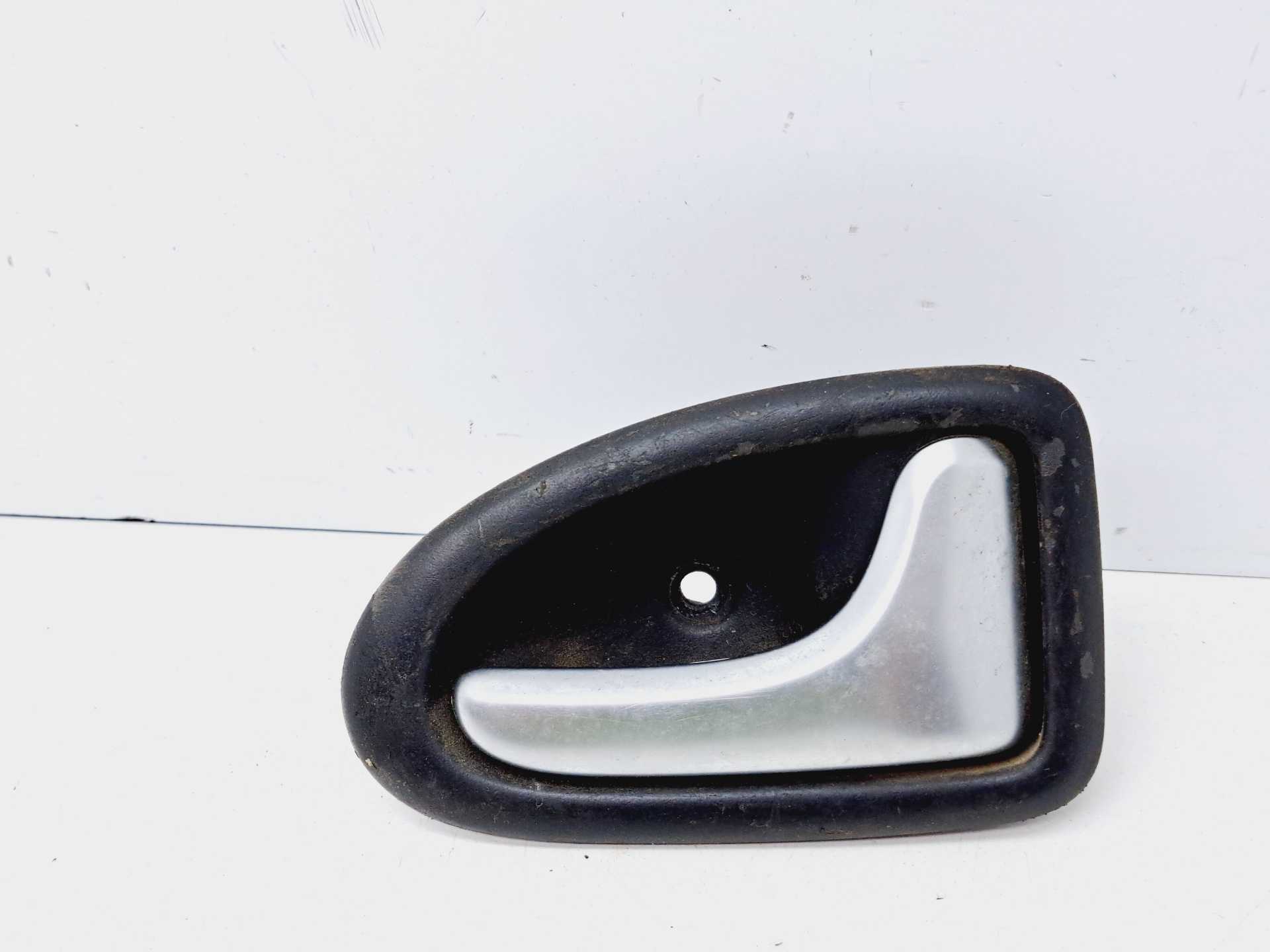 Recambio de maneta interior delantera derecha para renault scenic rx4 (ja0) 1.9 dci referencia OEM IAM 7700415975 96012101 