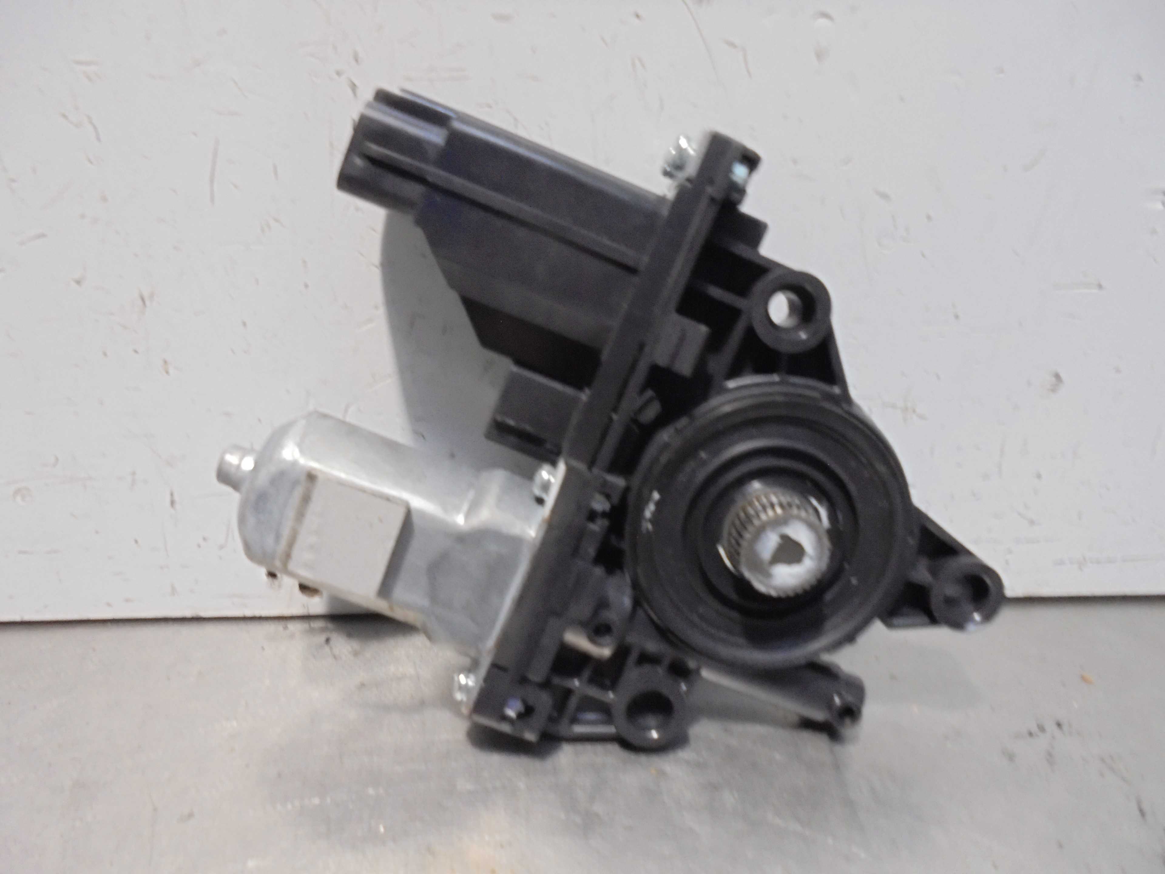 Recambio de motor elevalunas trasero derecho para kia carens ( ) basic referencia OEM IAM 83460A4010 DENSO 