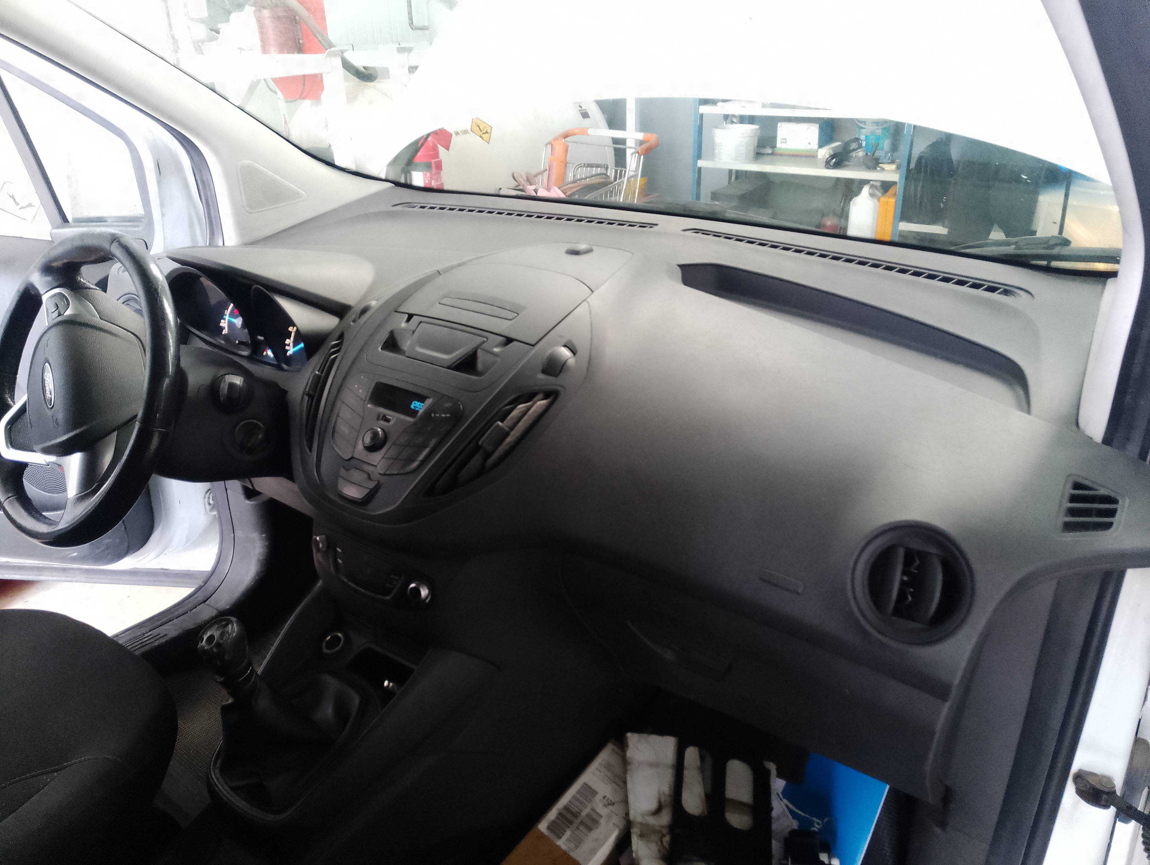 Recambio de salpicadero para ford transit courier combi ambiente referencia OEM IAM   