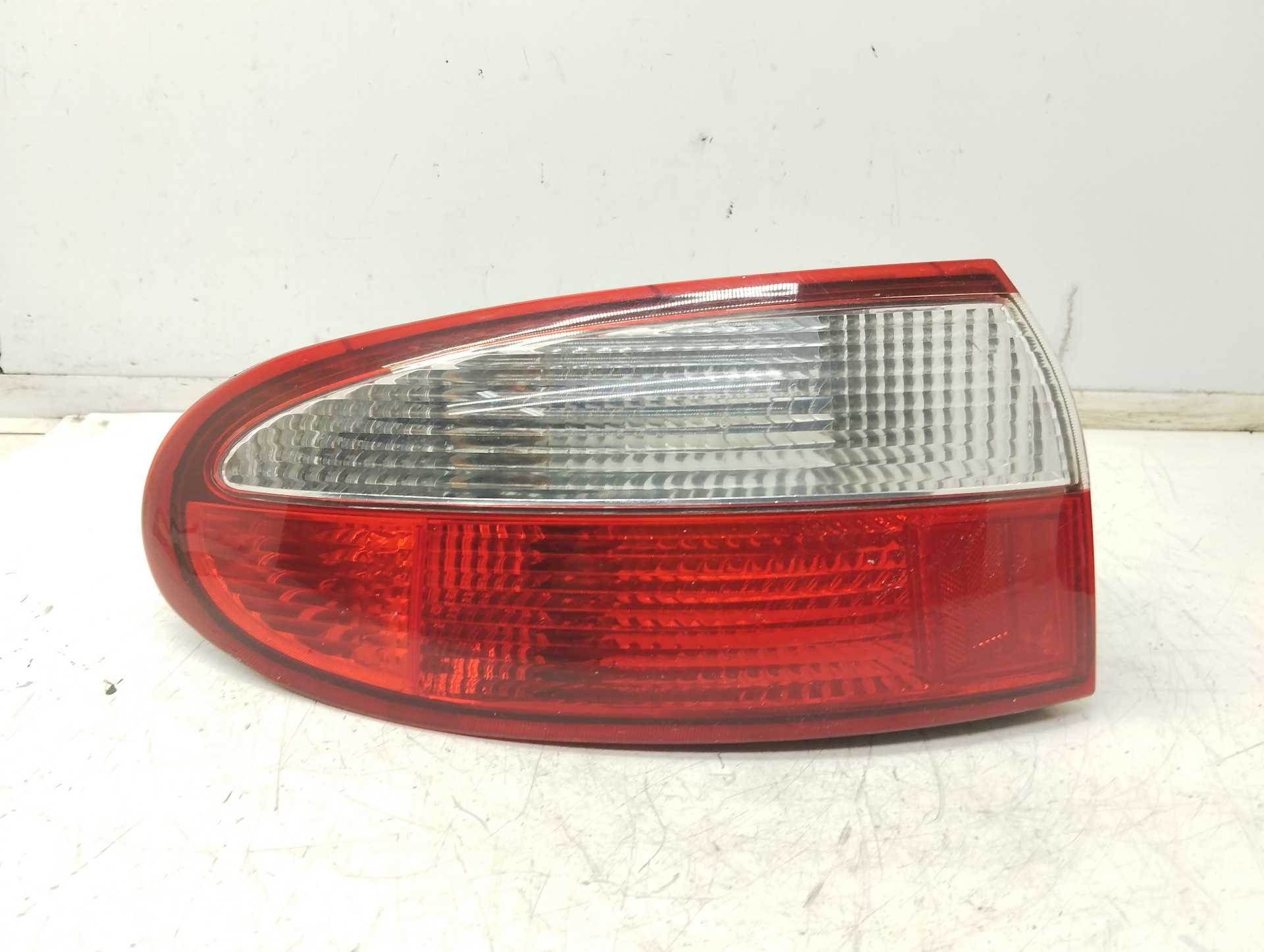 Recambio de piloto trasero izquierdo para daewoo lanos referencia OEM IAM  96304618 