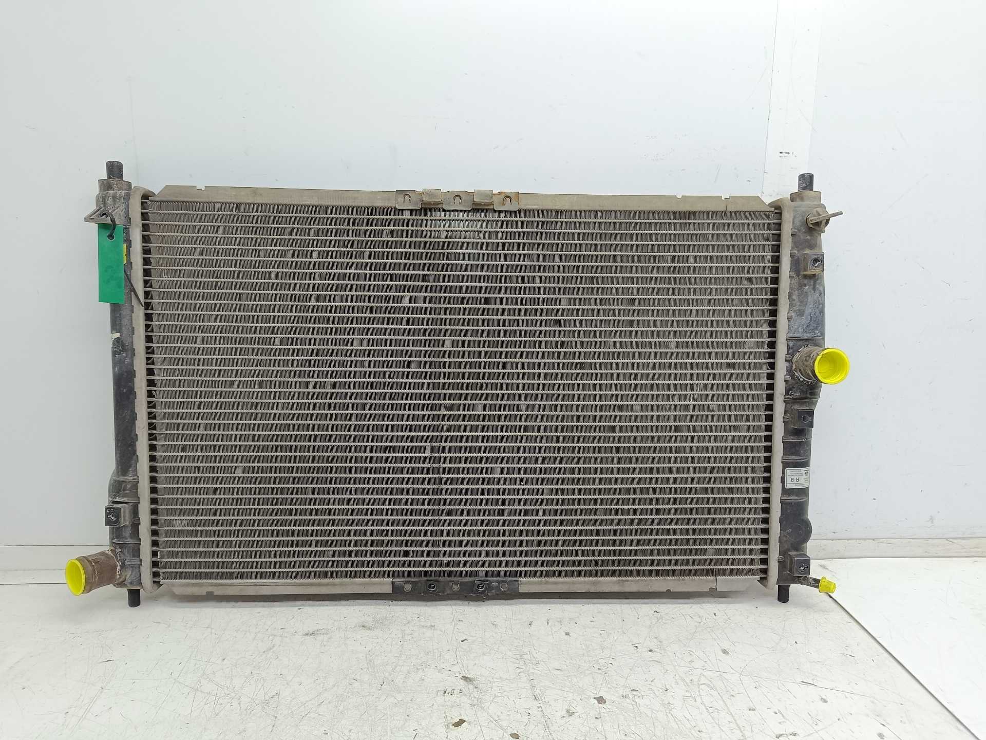 Recambio de radiador agua para daewoo lanos referencia OEM IAM 96182261  
