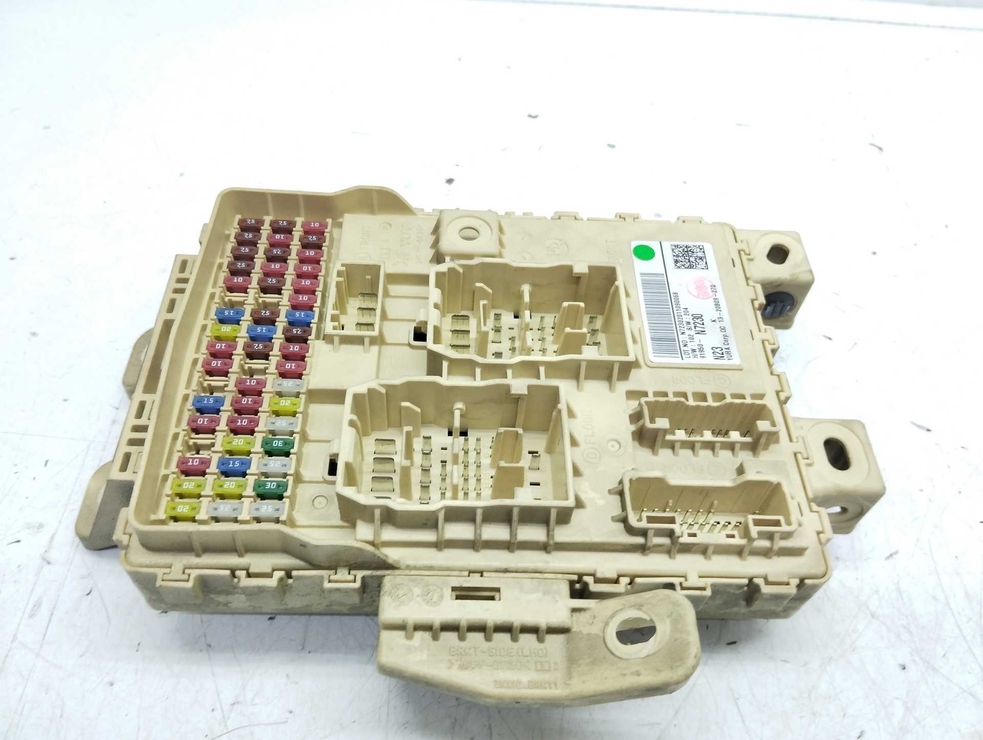 Recambio de caja reles / fusibles para hyundai tucson 1.6 crdi cat referencia OEM IAM 91950N7230  