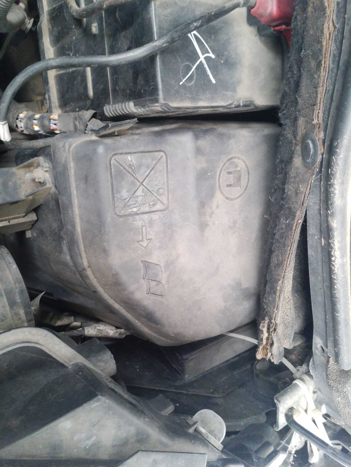 Recambio de caja reles / fusibles para citroën c4 picasso i monospace (ud_) 1.6 hdi referencia OEM IAM 6500FG  