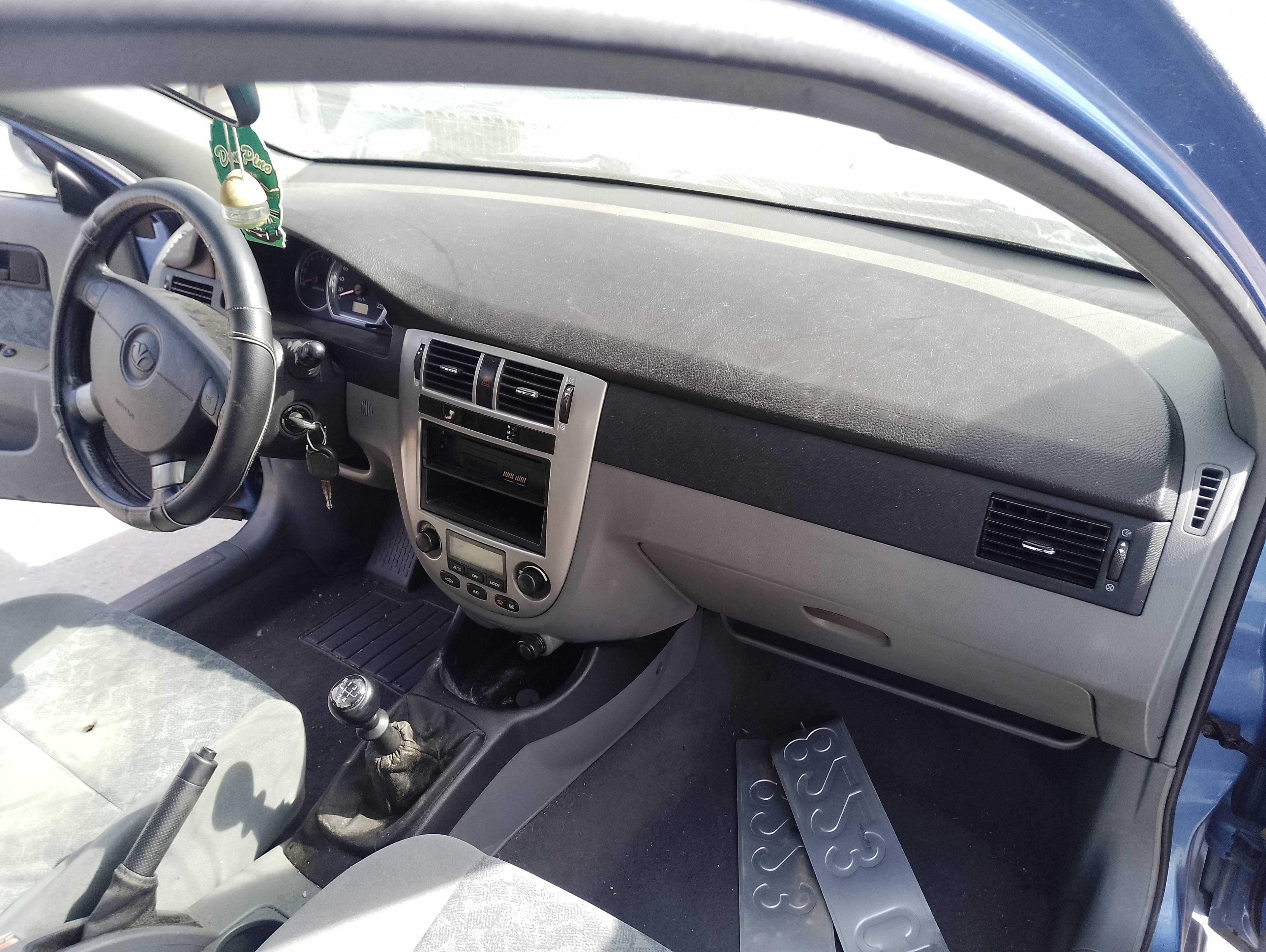 Recambio de salpicadero para daewoo nubira berlina se referencia OEM IAM   