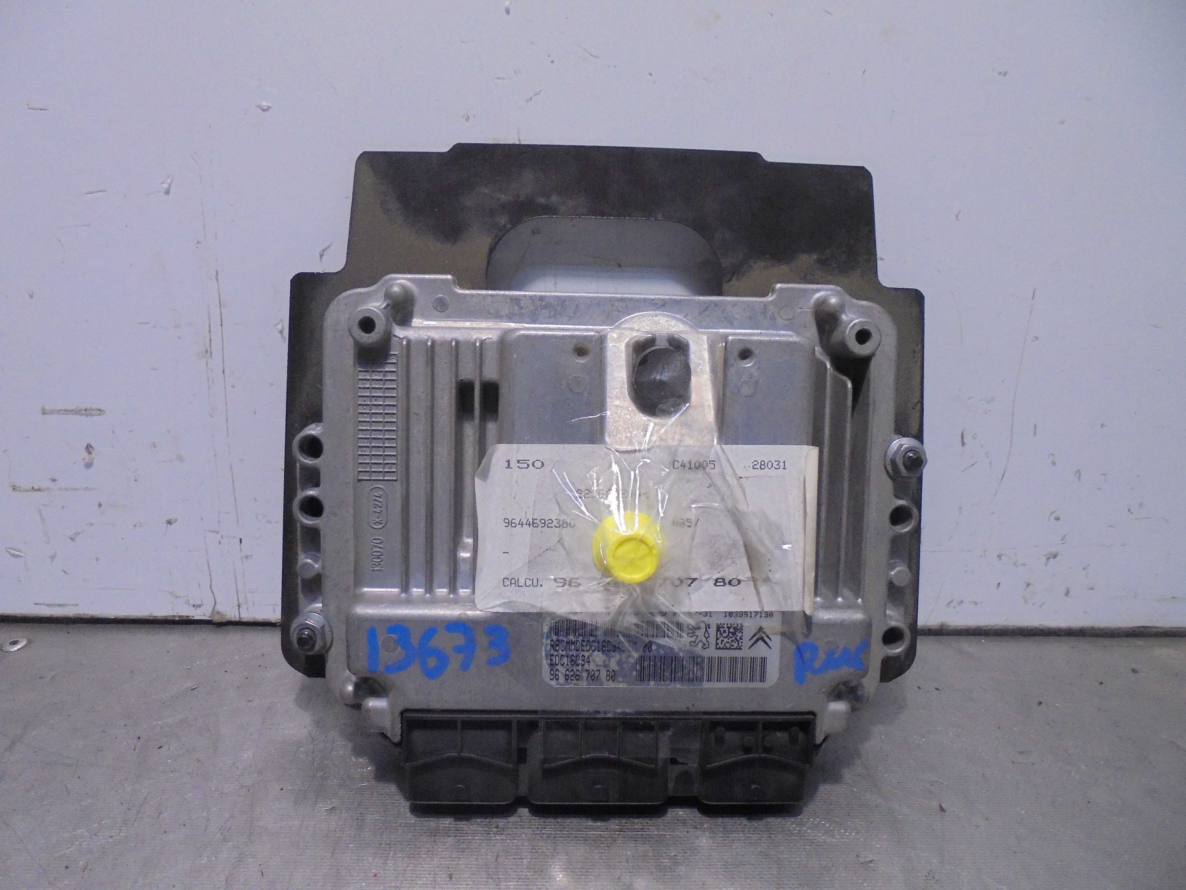 Recambio de centralita motor uce para citroën c4 berlina vtr plus referencia OEM IAM 9662670780  