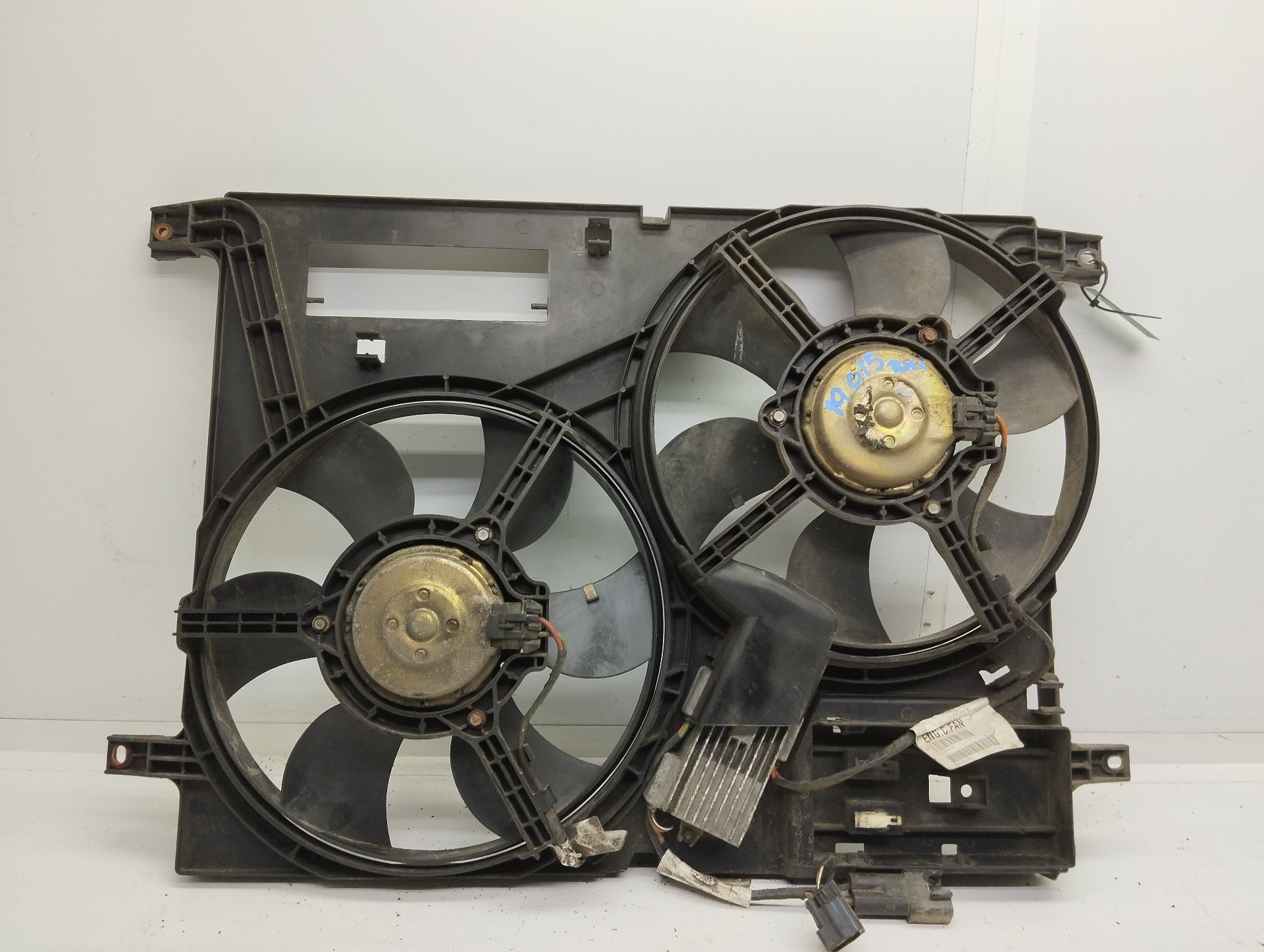 Recambio de electroventilador para land rover freelander baikal referencia OEM IAM 8240327  