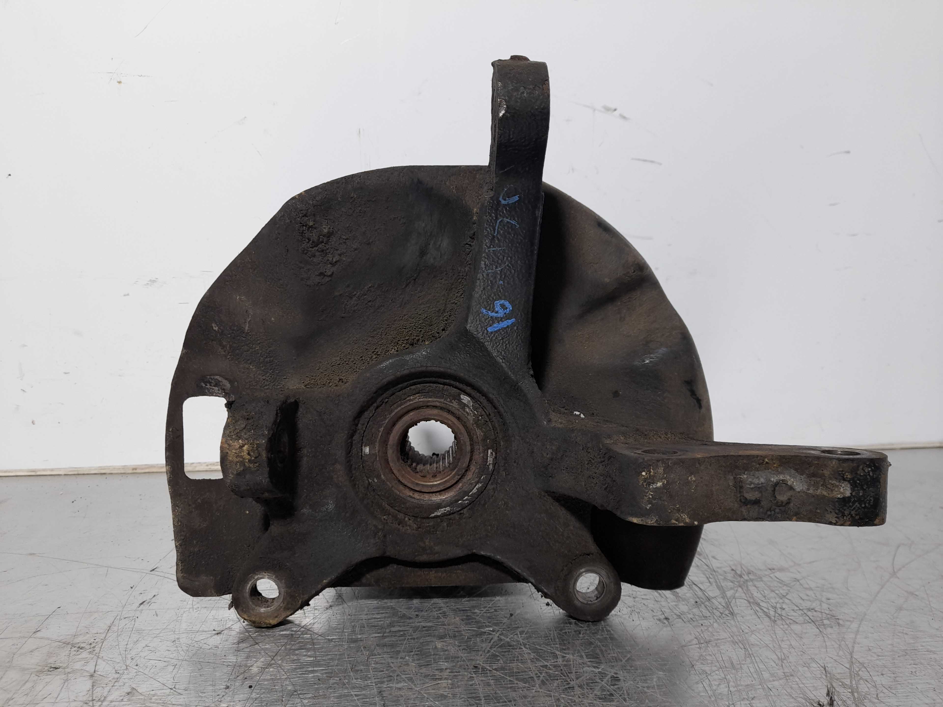 Recambio de mangueta delantera izquierda para hyundai accent (lc) gl 4p referencia OEM IAM   