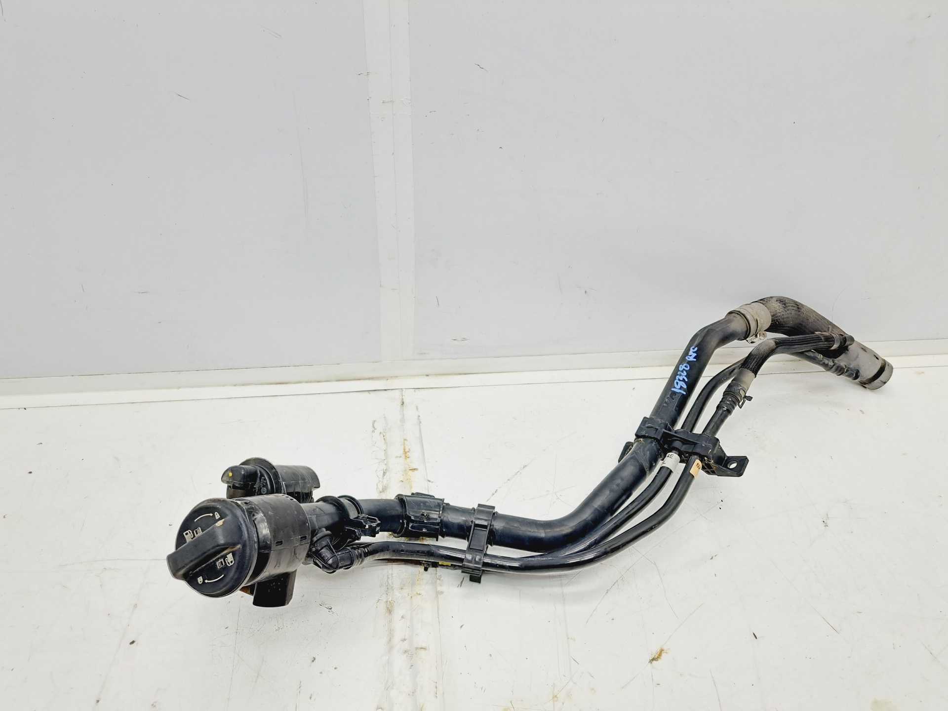 Recambio de tubo de llenado para hyundai tucson 1.6 crdi cat referencia OEM IAM   