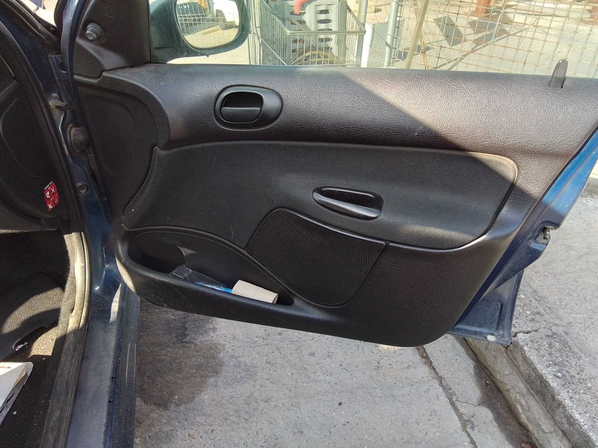 Recambio de guarnecido puerta delantera derecha para peugeot 206 berlina x-line referencia OEM IAM   