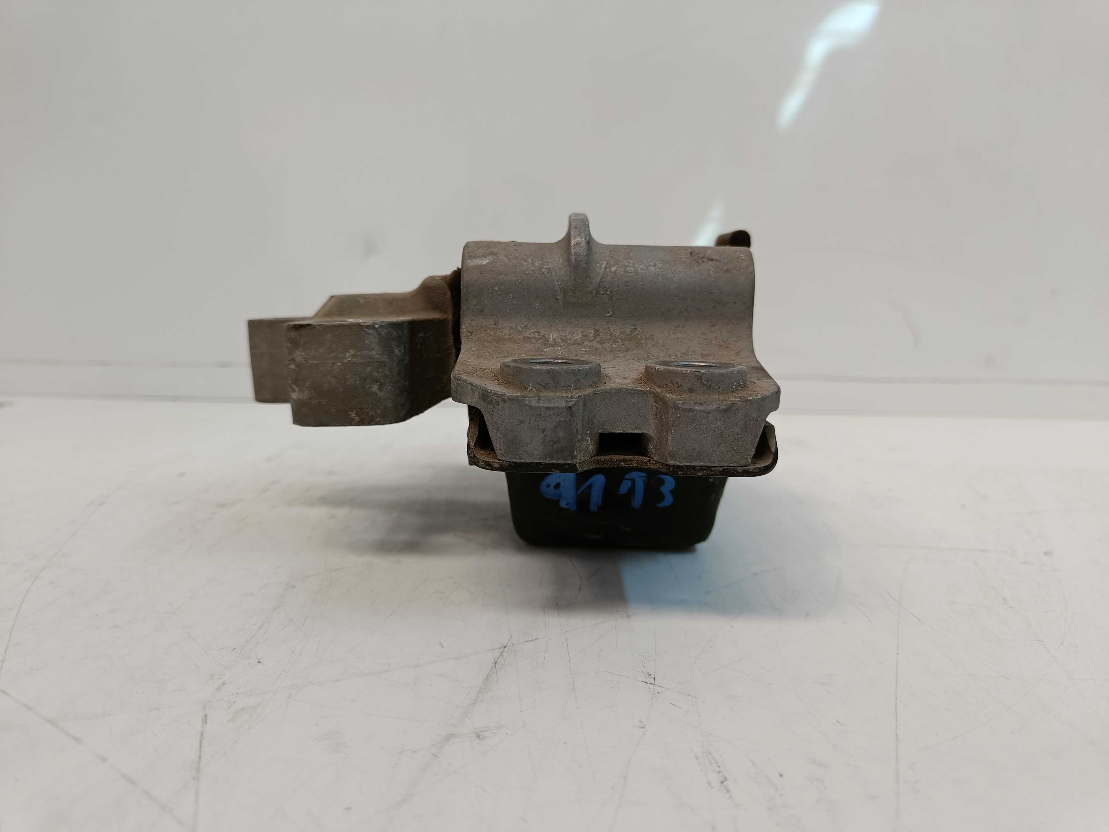 Recambio de soporte motor izquierdo para seat ibiza (6k1) select referencia OEM IAM 3C0199555  
