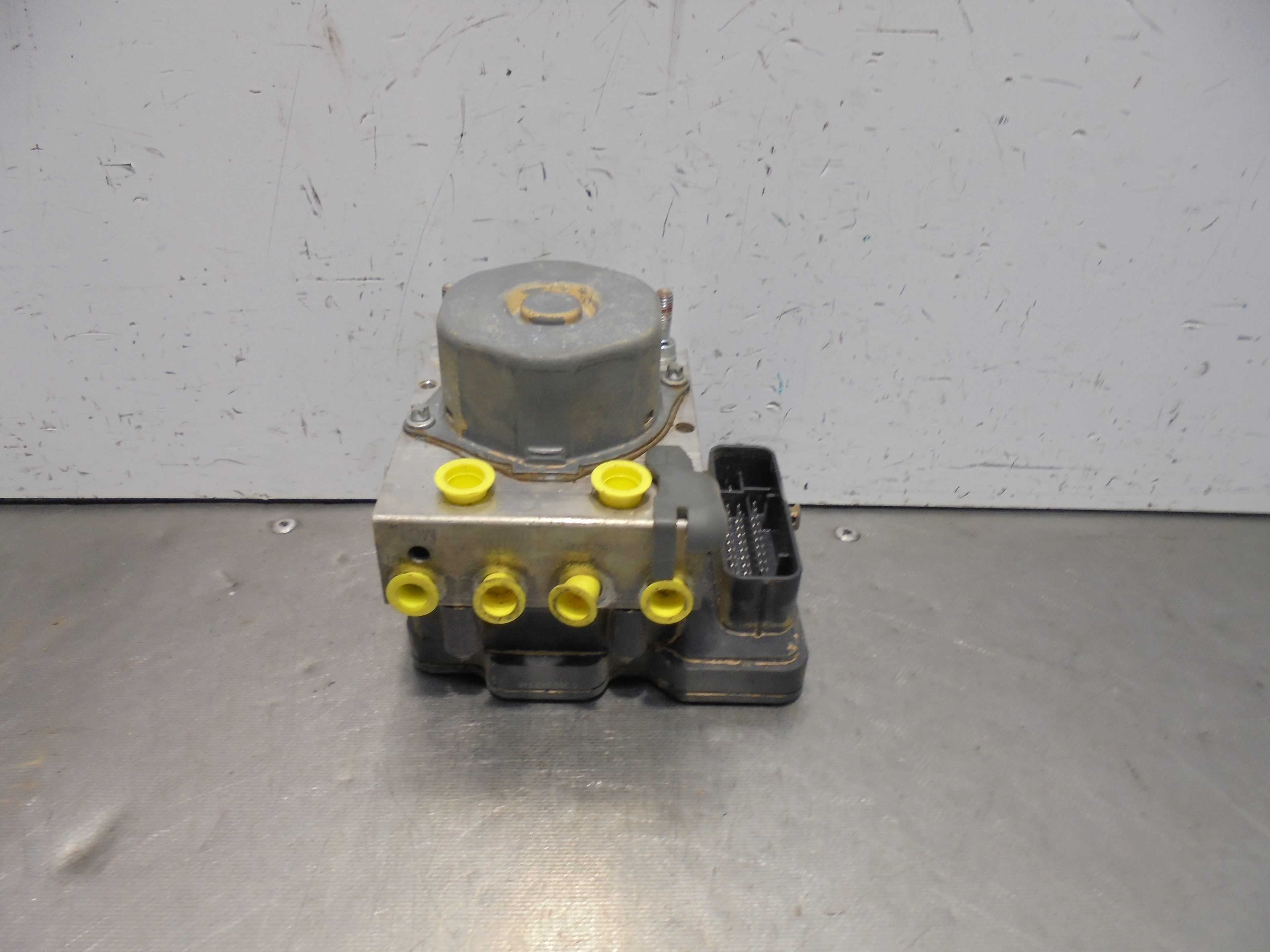 Recambio de abs para toyota auris active referencia OEM IAM 4454002500  