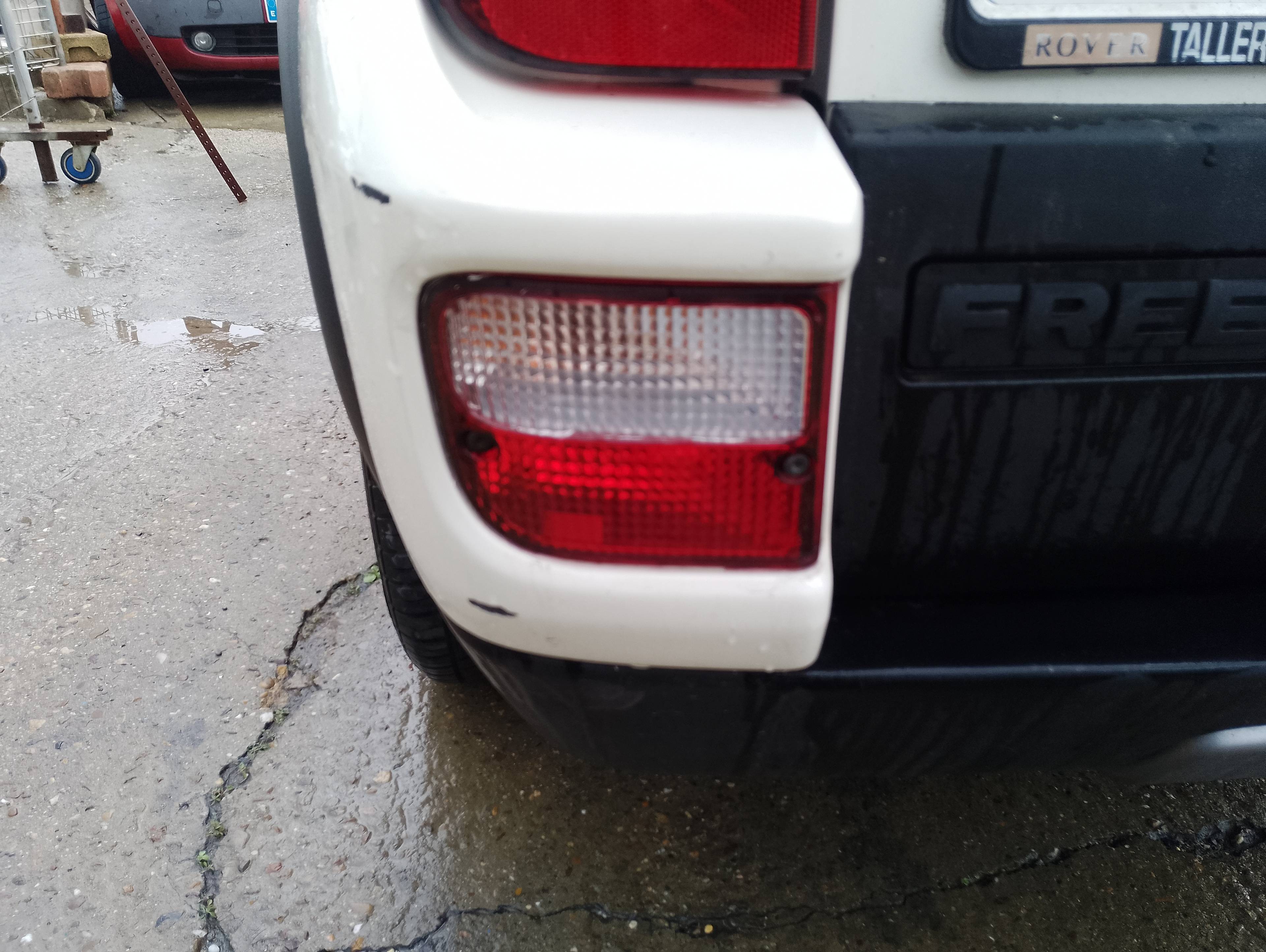 Recambio de faro antiniebla trasero izquierdo para land rover freelander baikal referencia OEM IAM   