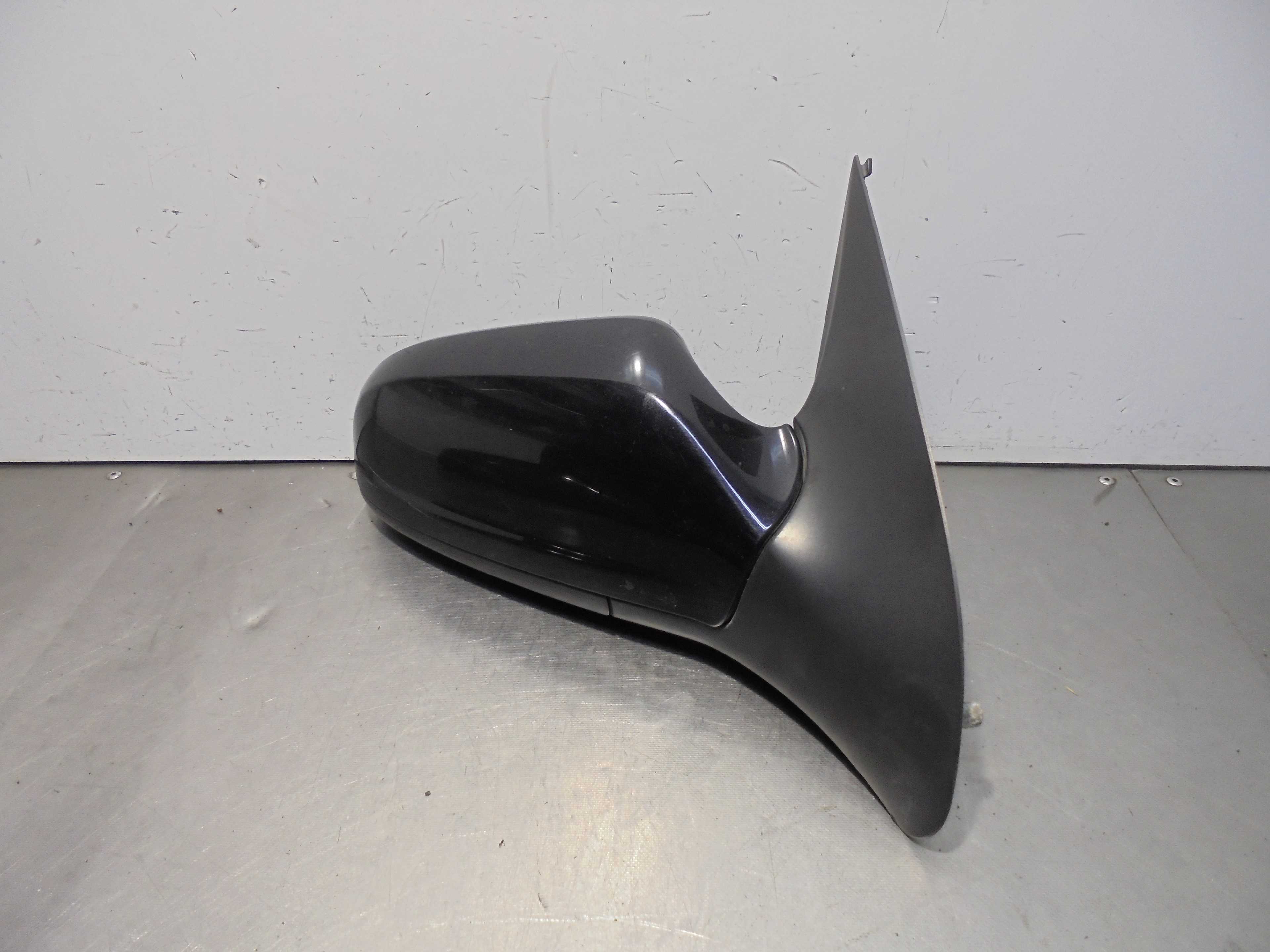 Recambio de retrovisor derecho para opel astra h ber. cosmo referencia OEM IAM 13252956 ELECTRICO 5 PUERTAS 5 PINES