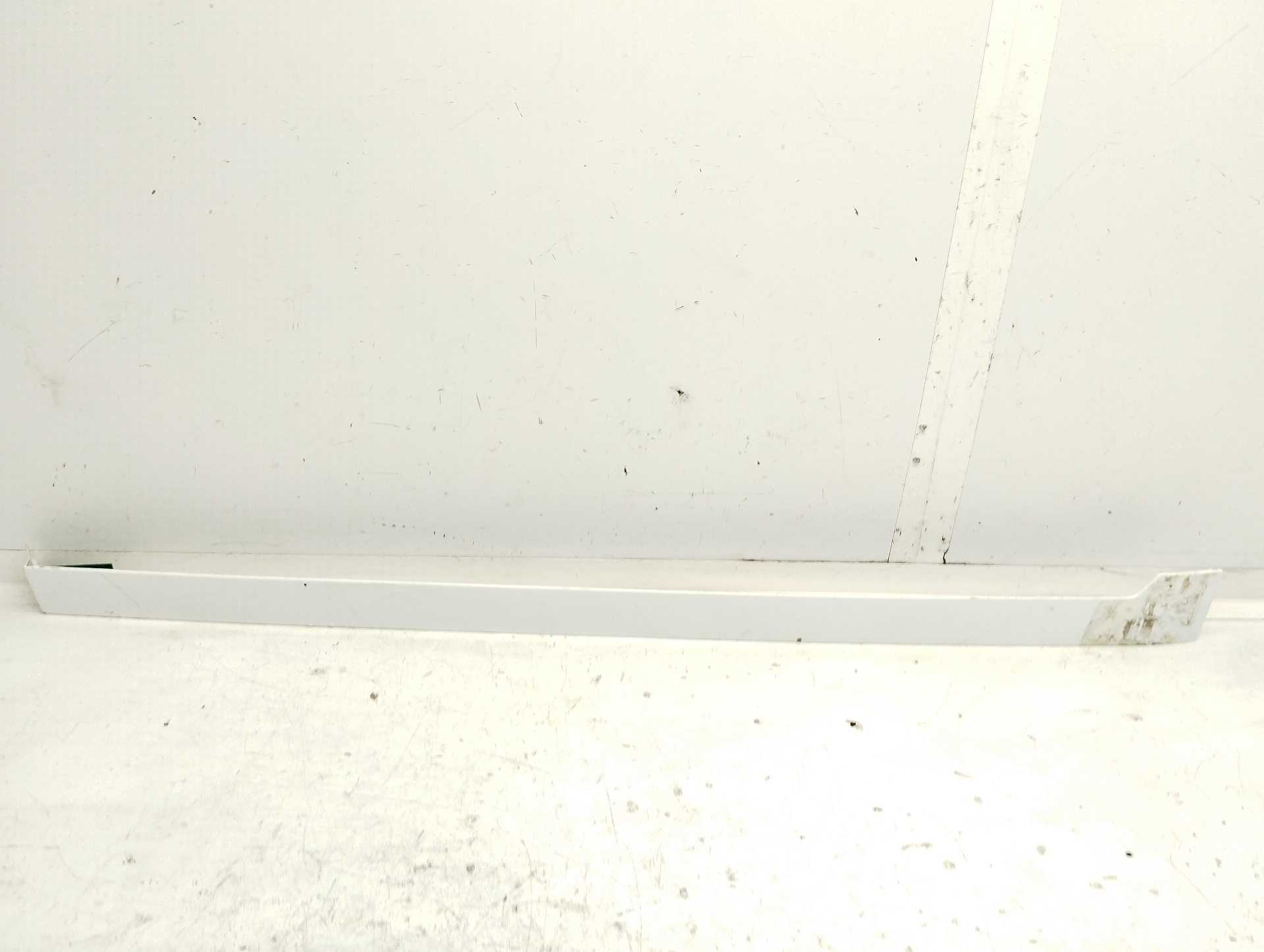 Recambio de moldura para ford transit connect kombi trend largo referencia OEM IAM   