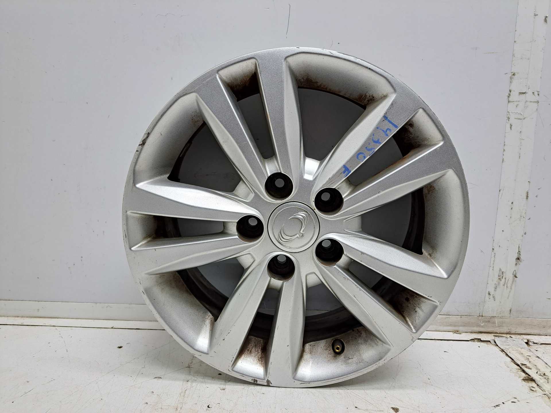 Recambio de llanta para ssangyong tivoli crystal 4x2 referencia OEM IAM R16 4178035100 