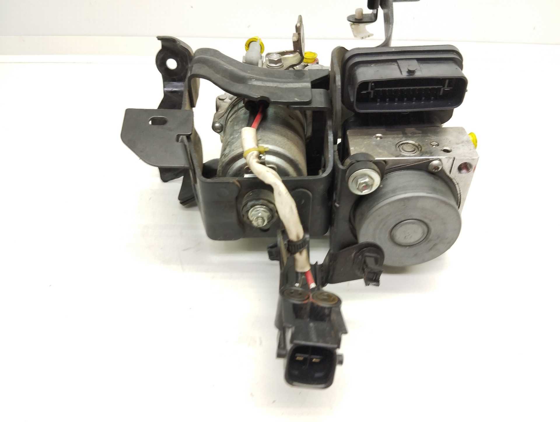 Recambio de abs para toyota c-hr hybrid active referencia OEM IAM 44510470270  712044171