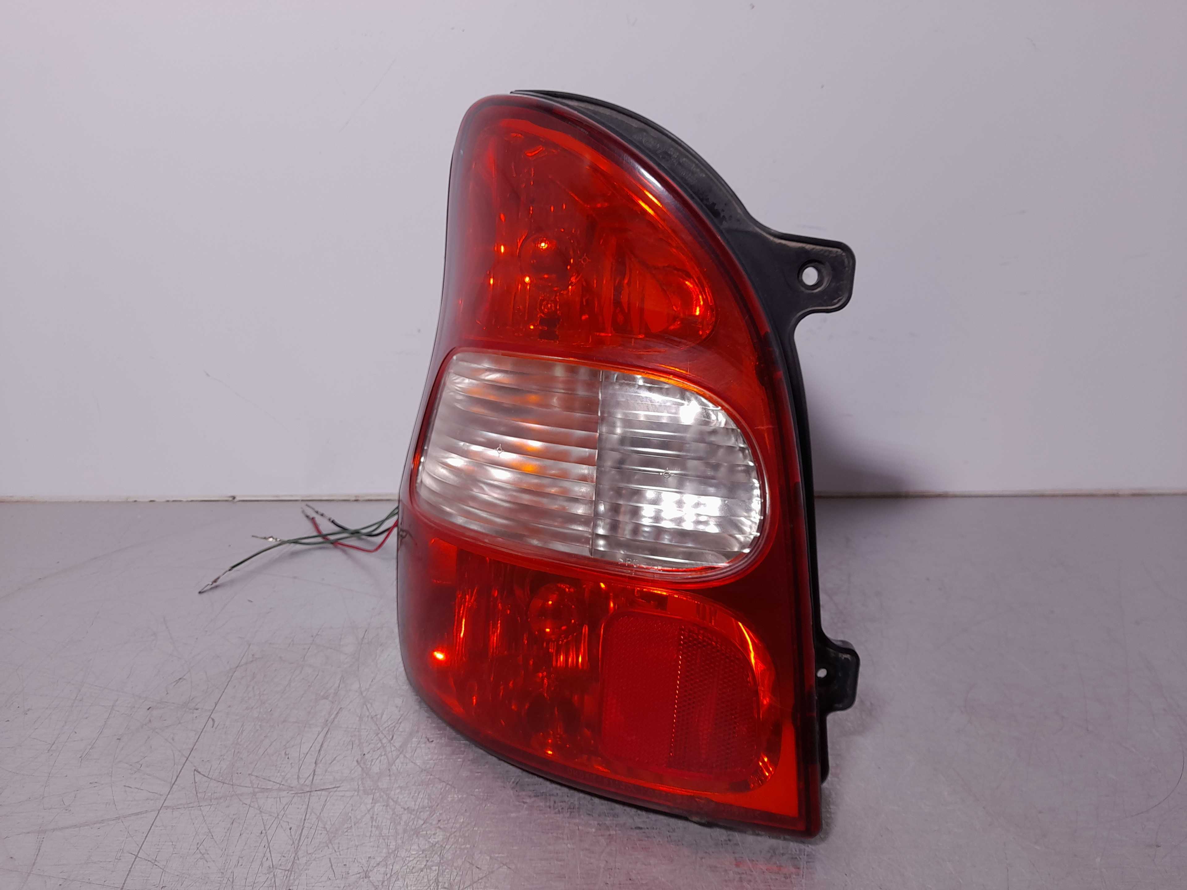 Recambio de piloto trasero izquierdo para kia carnival ii 2.9 cdri ex referencia OEM IAM   