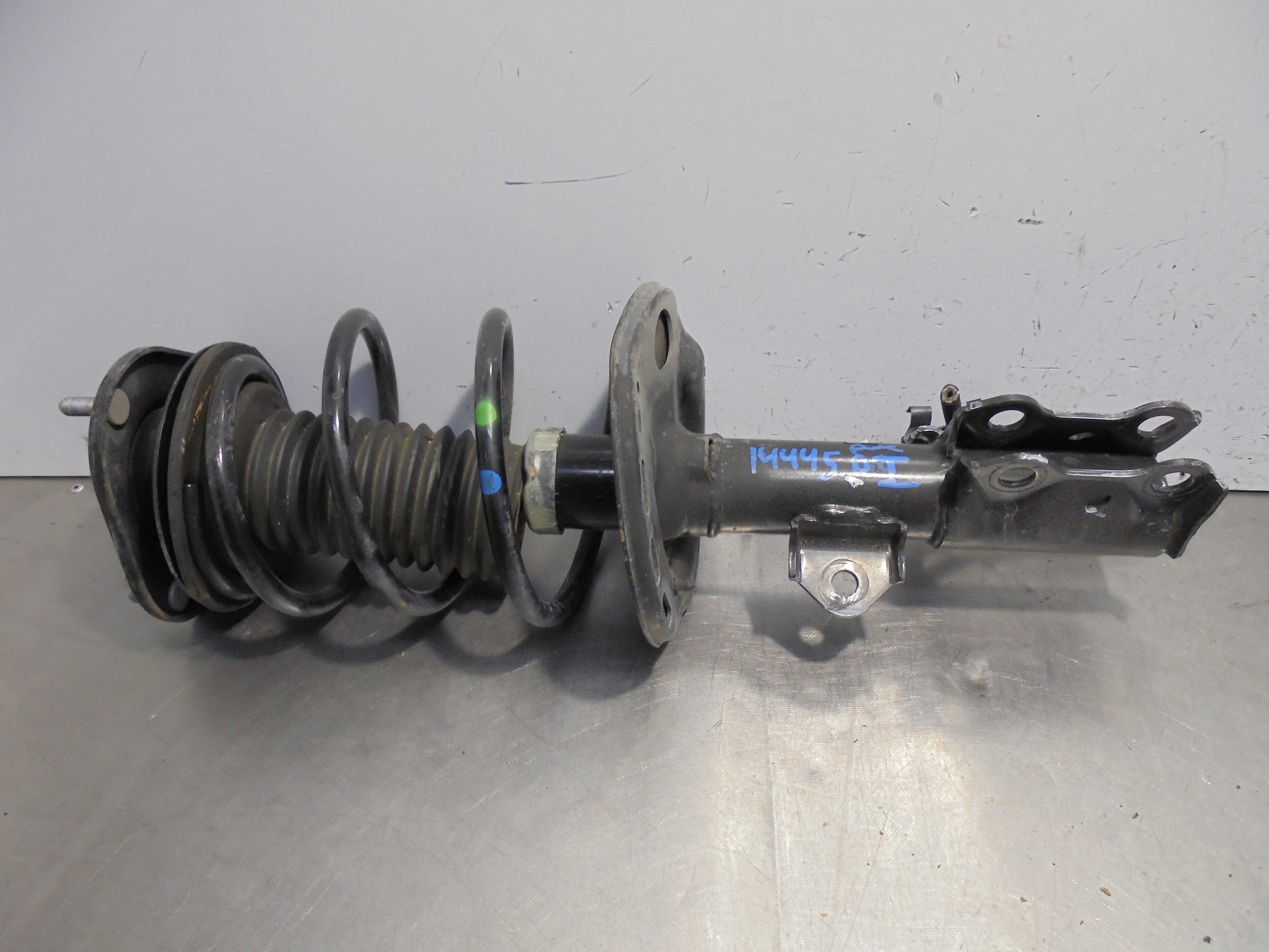 Recambio de amortiguador delantero izquierdo para toyota auris active referencia OEM IAM 4852002870  