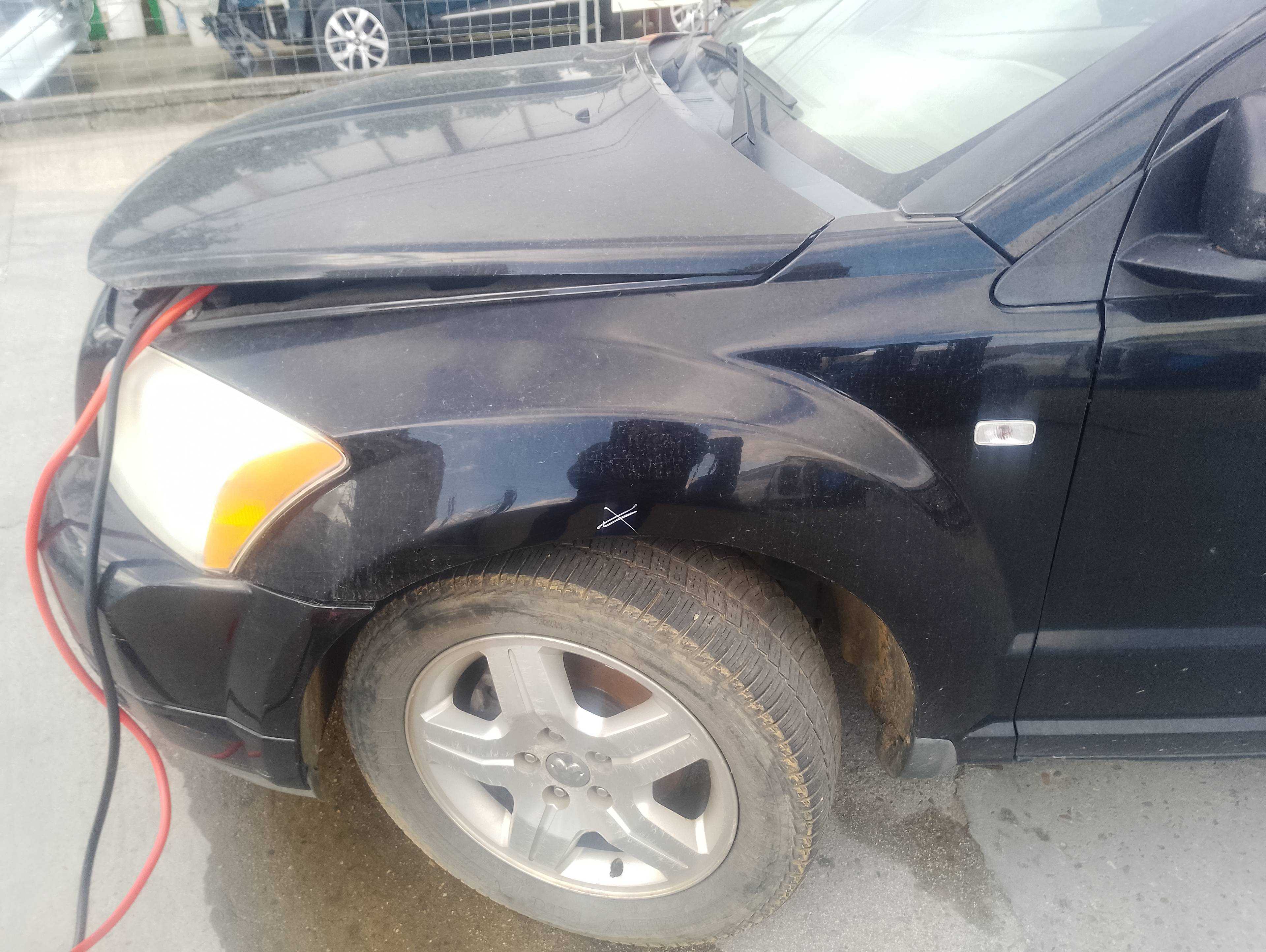 Recambio de aleta delantera izquierda para dodge caliber s referencia OEM IAM   