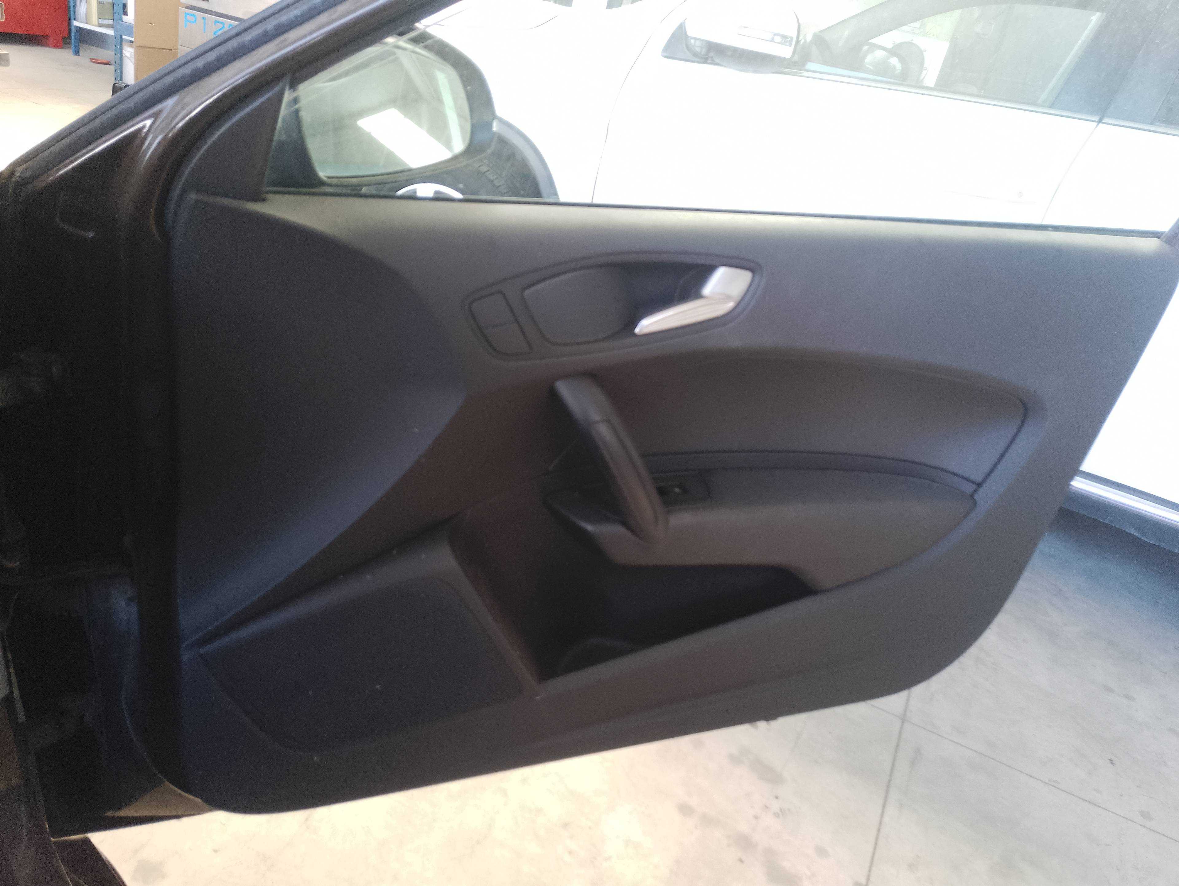 Recambio de guarnecido puerta delantera derecha para audi a1 (8x) ambition referencia OEM IAM   
