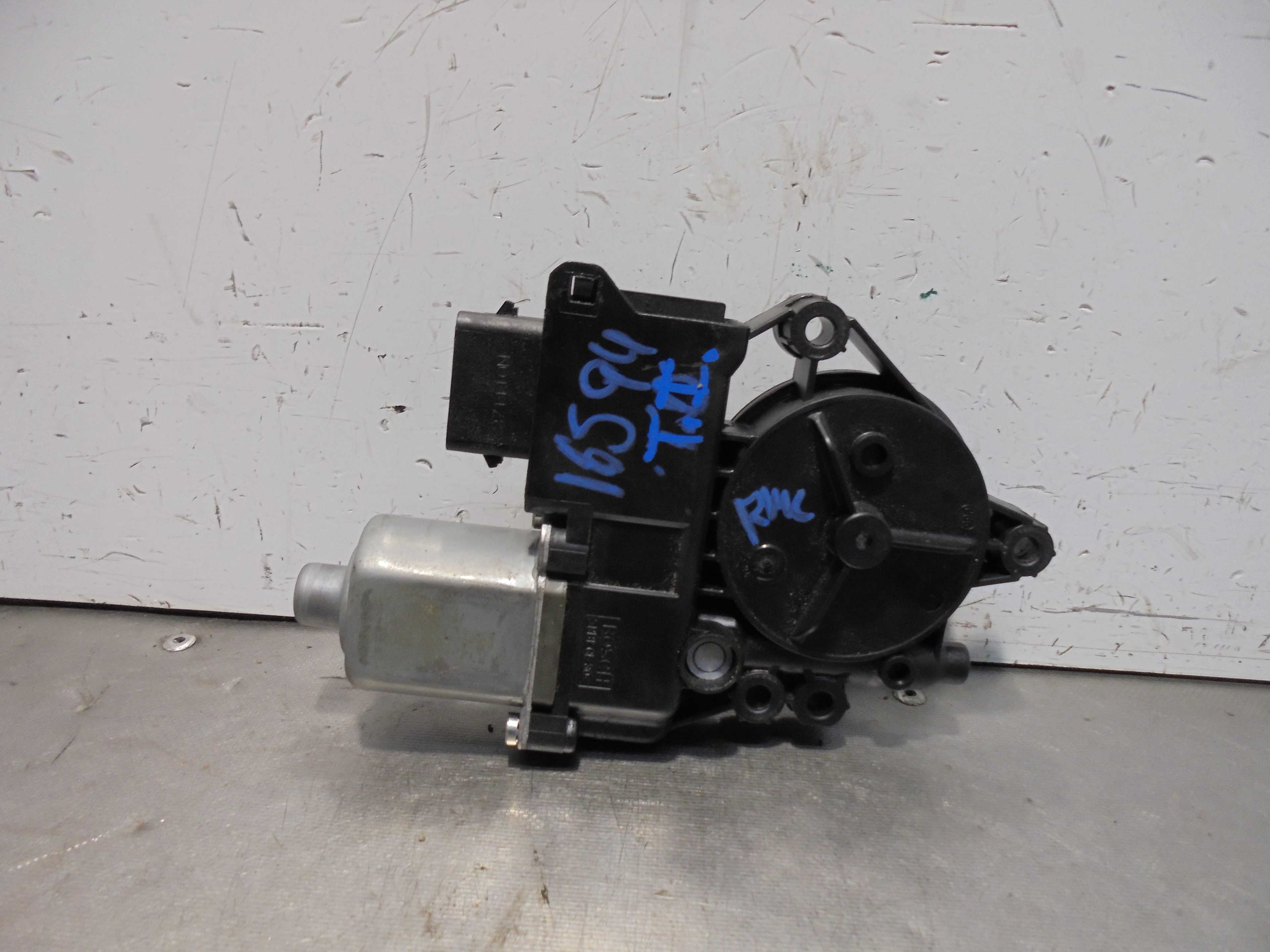 Recambio de motor elevalunas trasero izquierdo para kia sorento active 4wd referencia OEM IAM   