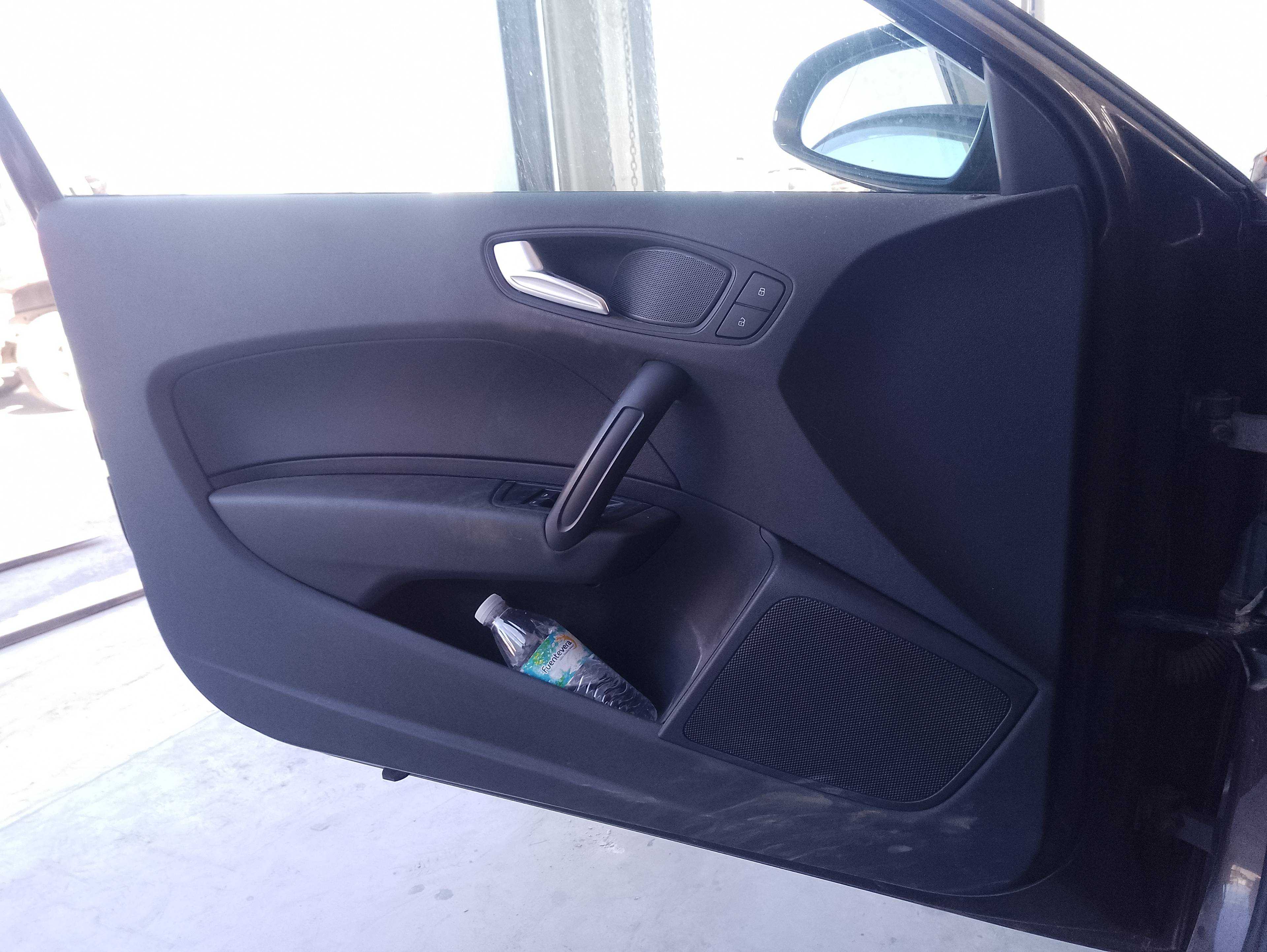 Recambio de guarnecido puerta delantera izquierda para audi a1 (8x) ambition referencia OEM IAM   