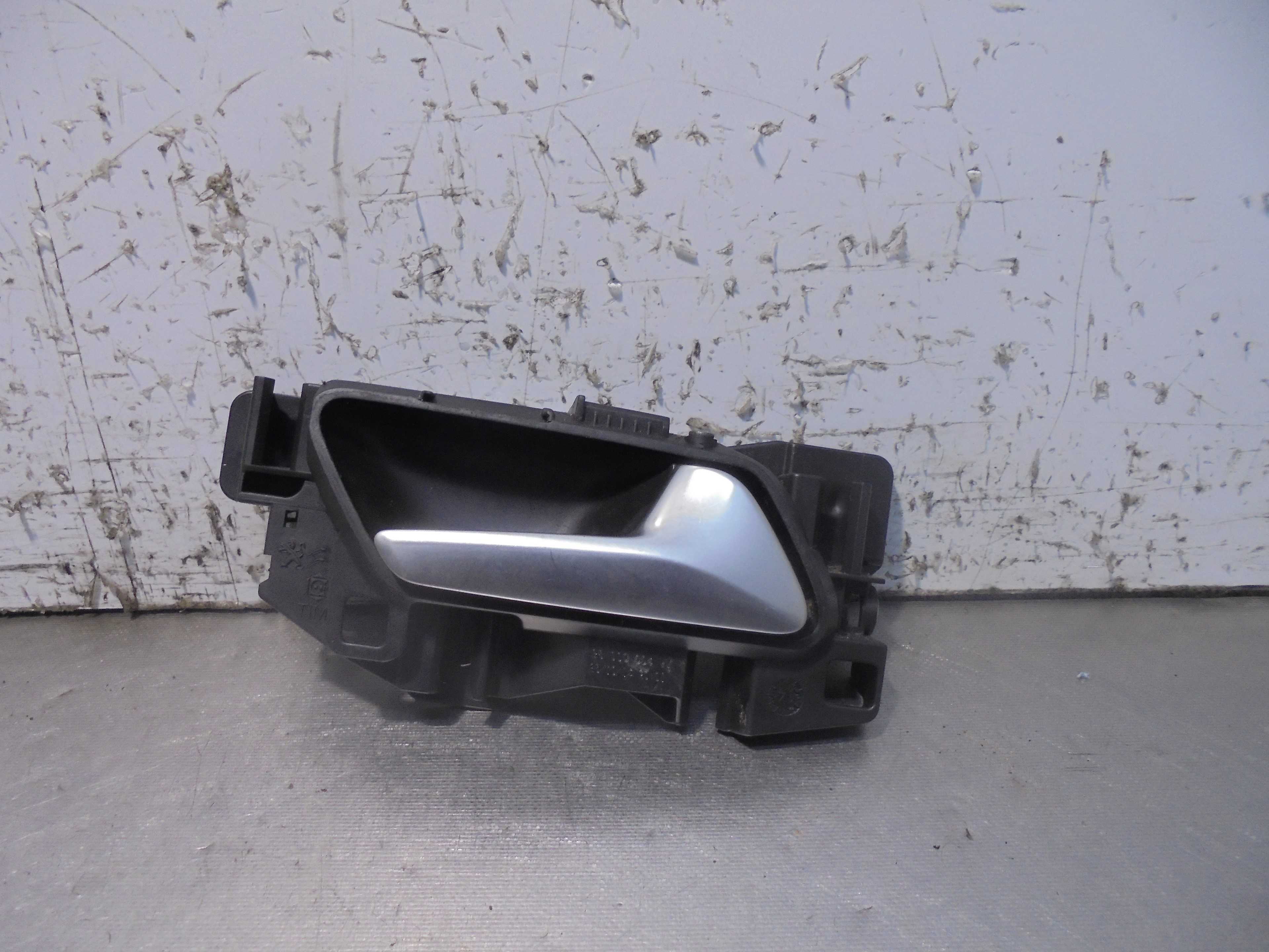 Recambio de maneta interior trasera derecha para peugeot 308 sw access referencia OEM IAM   