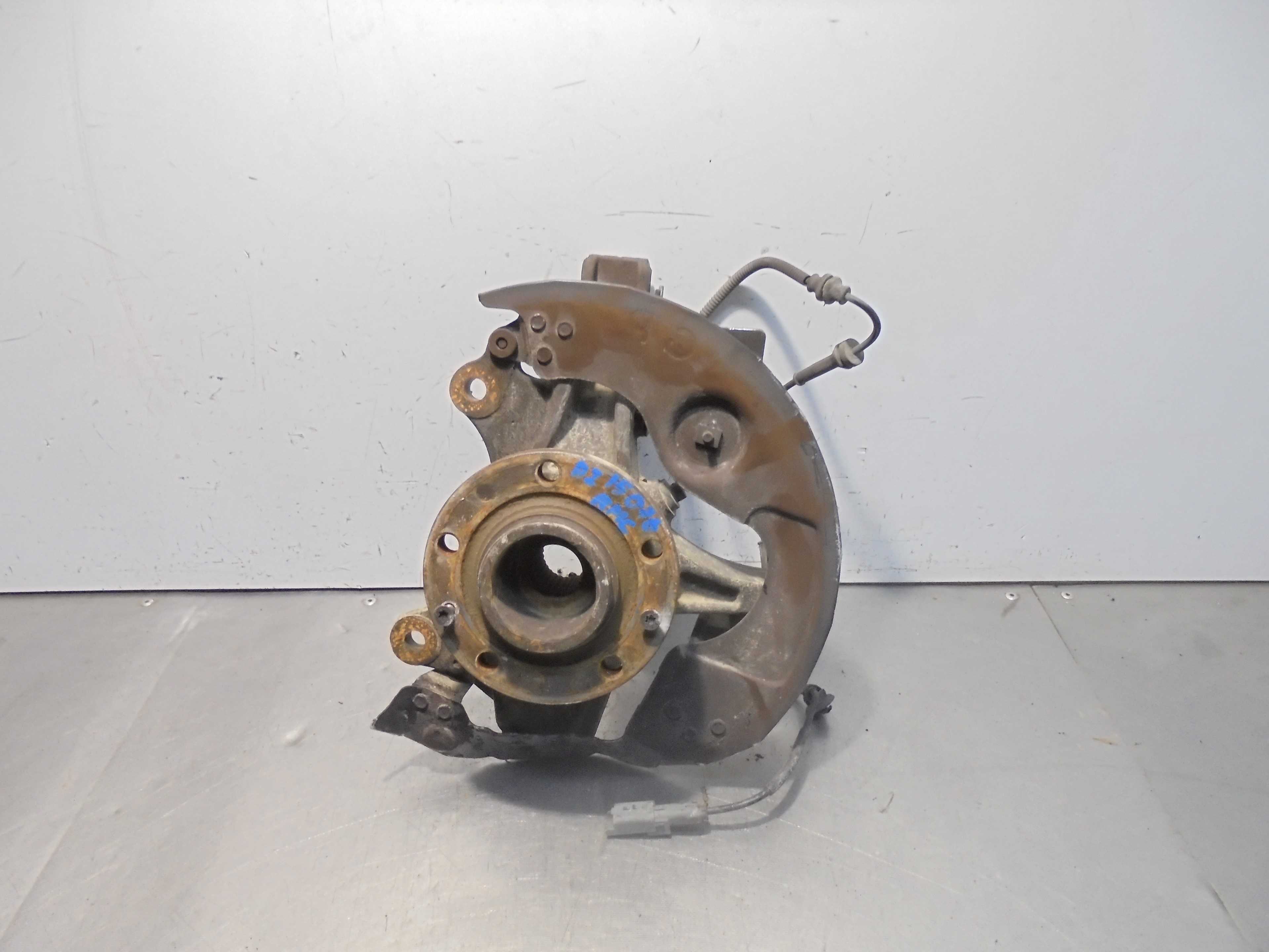 Recambio de mangueta delantera izquierda para peugeot 308 sw access referencia OEM IAM   