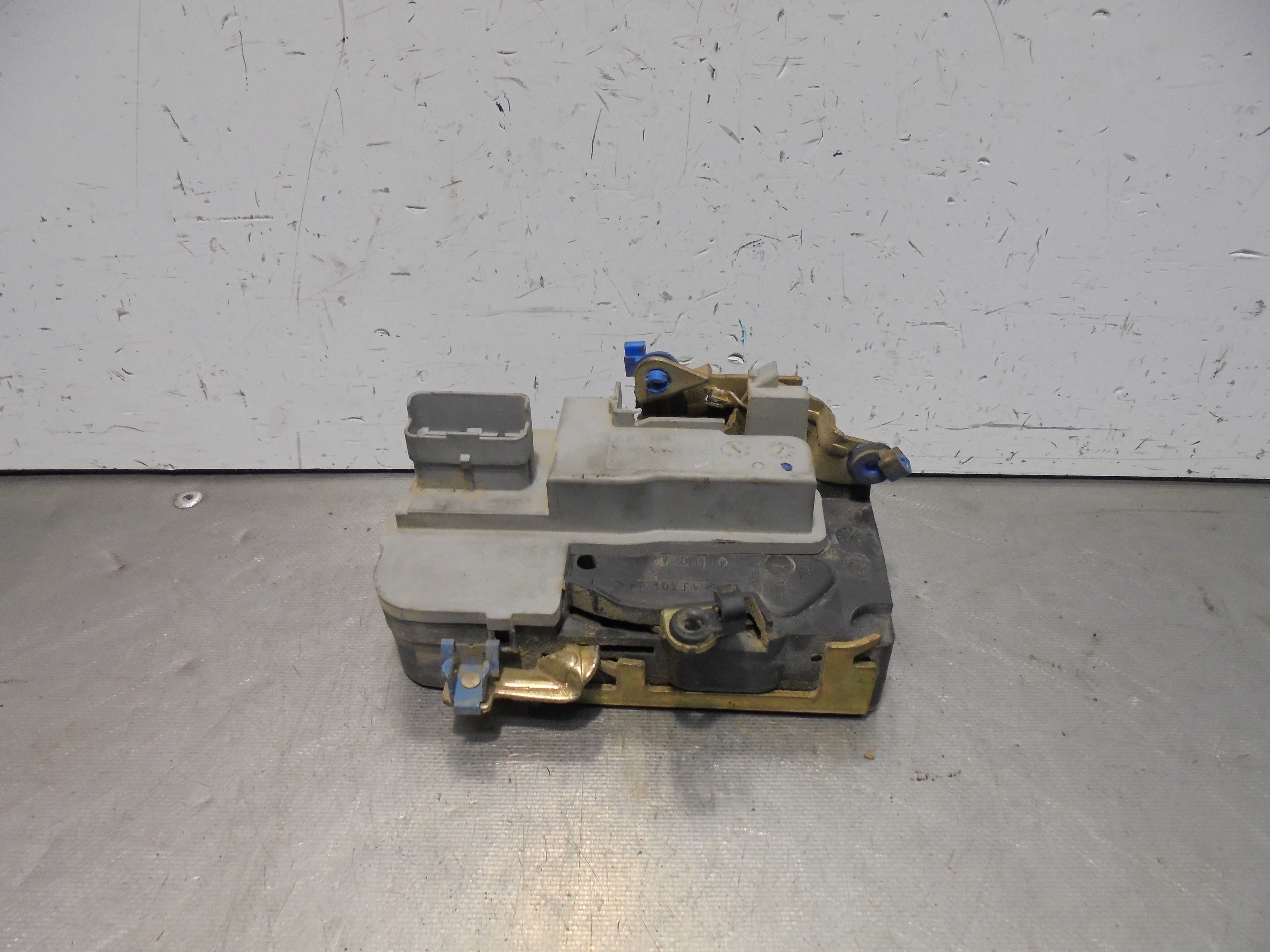 Recambio de cerradura puerta delantera derecha para peugeot partner (s1) 1.9 diesel referencia OEM IAM   