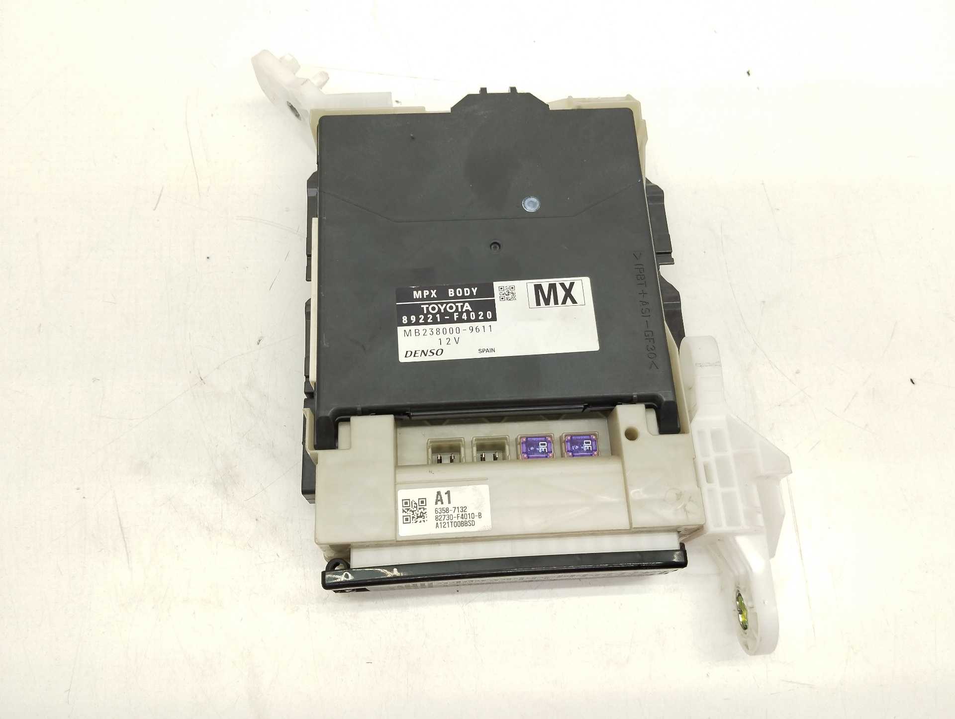 Recambio de caja reles / fusibles para toyota c-hr hybrid active referencia OEM IAM 89221F4020 MB2380009611 DENSO 63587132
