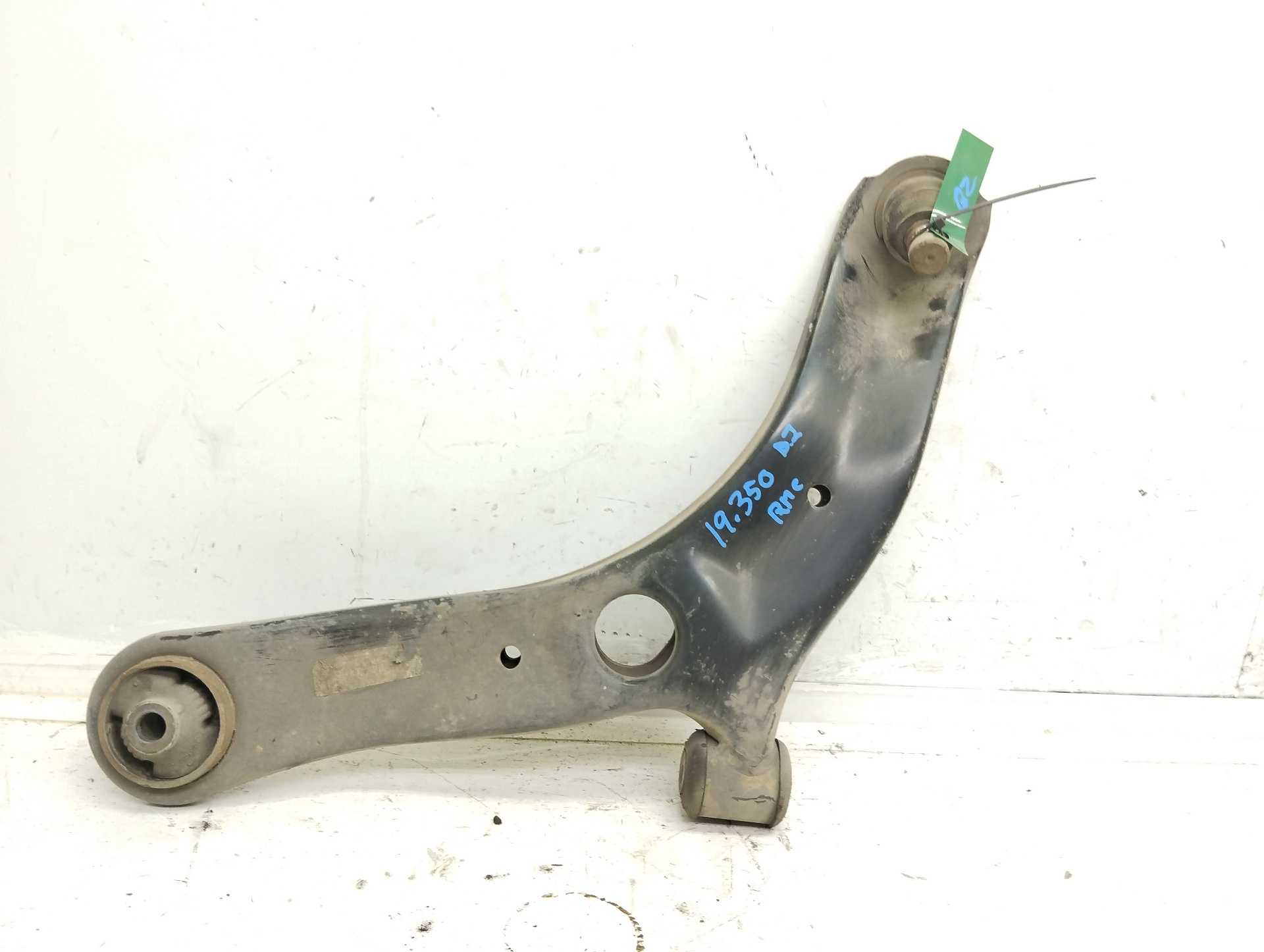 Recambio de brazo suspension inferior delantero izquierdo para ssangyong tivoli crystal 4x2 referencia OEM IAM  811585 