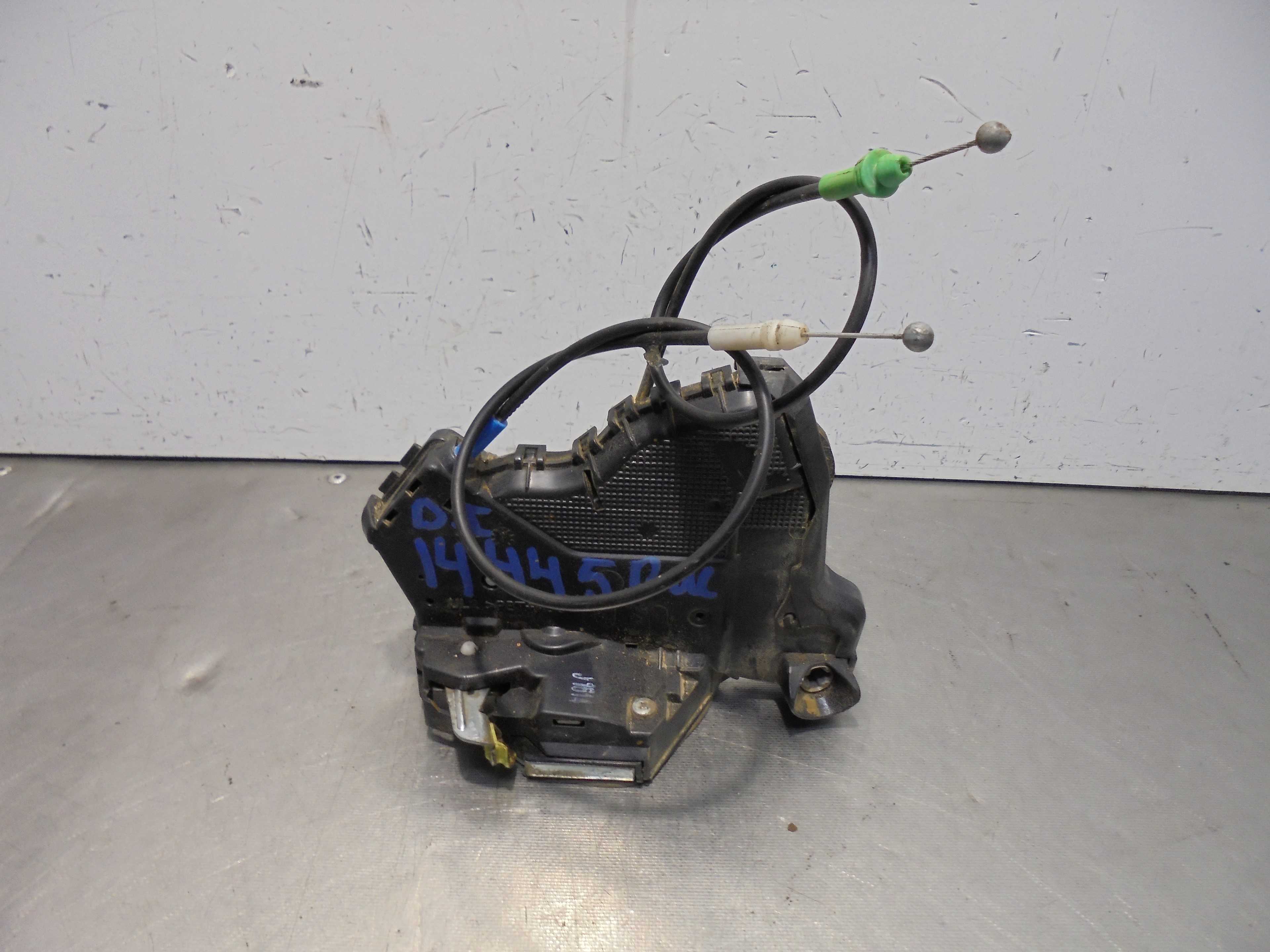 Recambio de cerradura puerta delantera izquierda para toyota auris active referencia OEM IAM  ELECTRICA 5 PUERTAS 