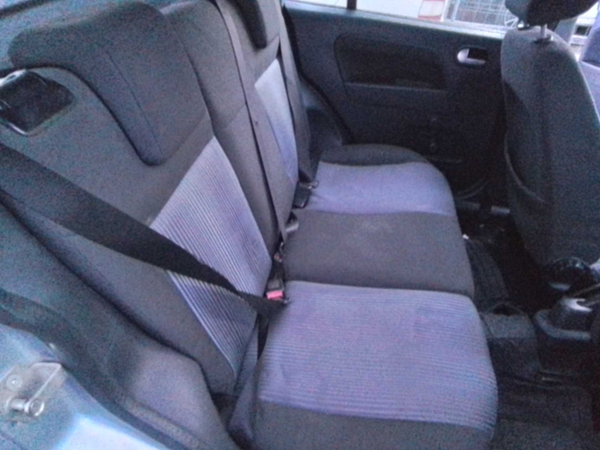 Recambio de asientos traseros para ford fusion (cbk) ambiente referencia OEM IAM   