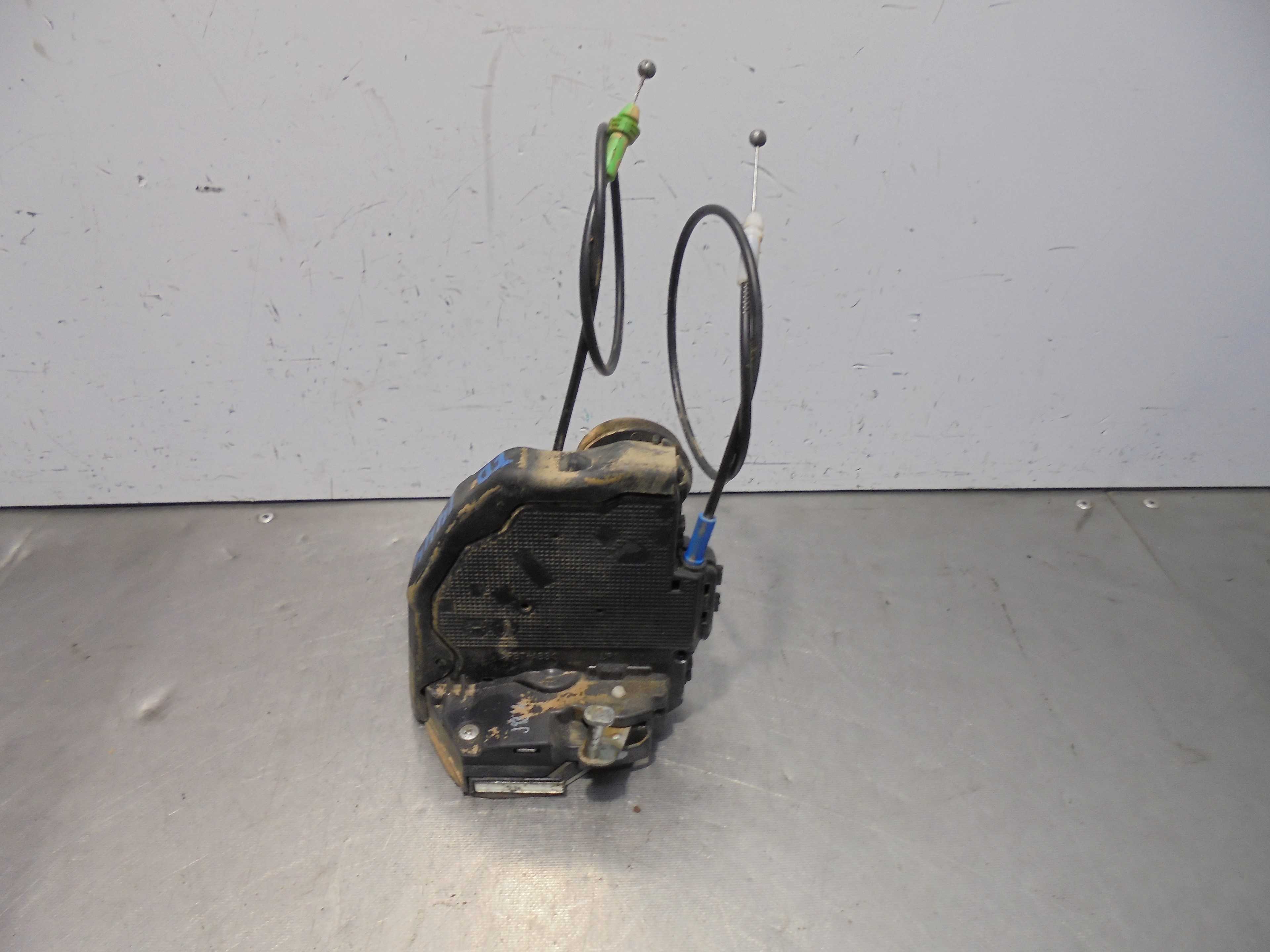 Recambio de cerradura puerta trasera derecha para toyota auris active referencia OEM IAM  ELECTRICA 5 PUERTAS 