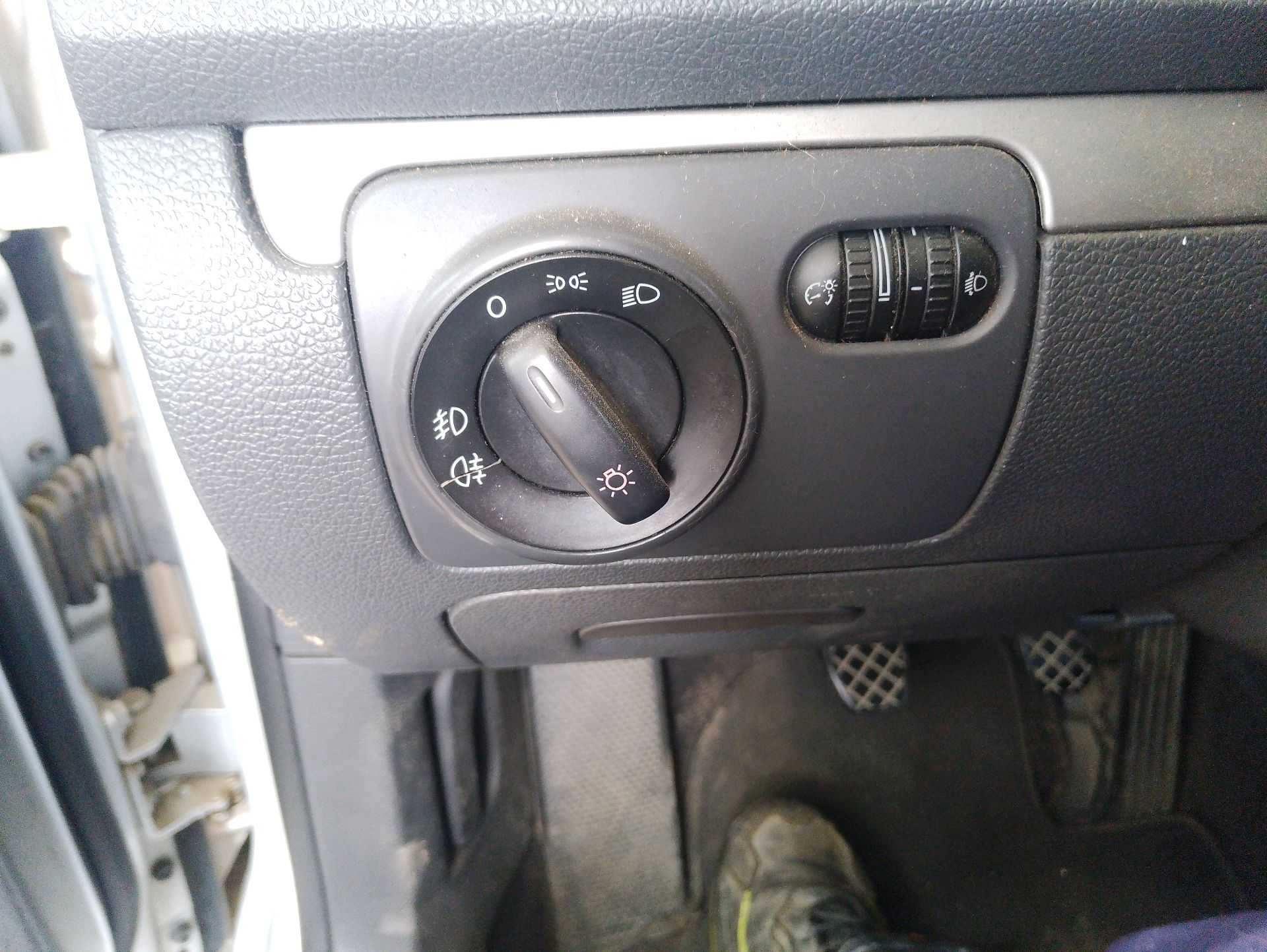 Recambio de mando luces para volkswagen golf v (1k1) 1.9 tdi referencia OEM IAM   