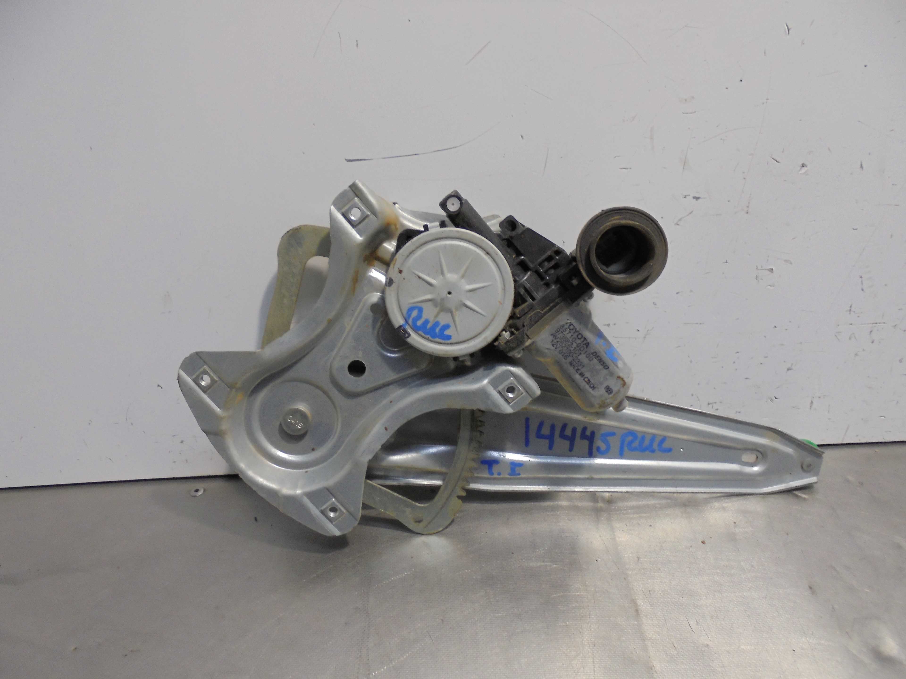 Recambio de elevalunas trasero izquierdo para toyota auris active referencia OEM IAM 857100D100 DENSO ELECTRICO 5 PUERTAS