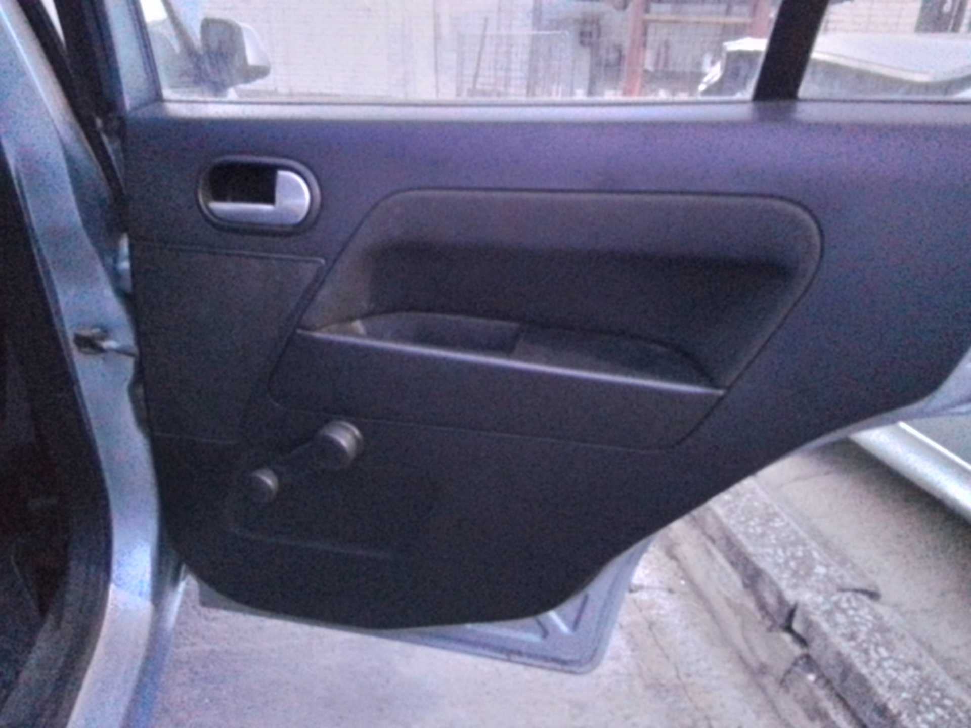 Recambio de guarnecido puerta trasera derecha para ford fusion (cbk) ambiente referencia OEM IAM   