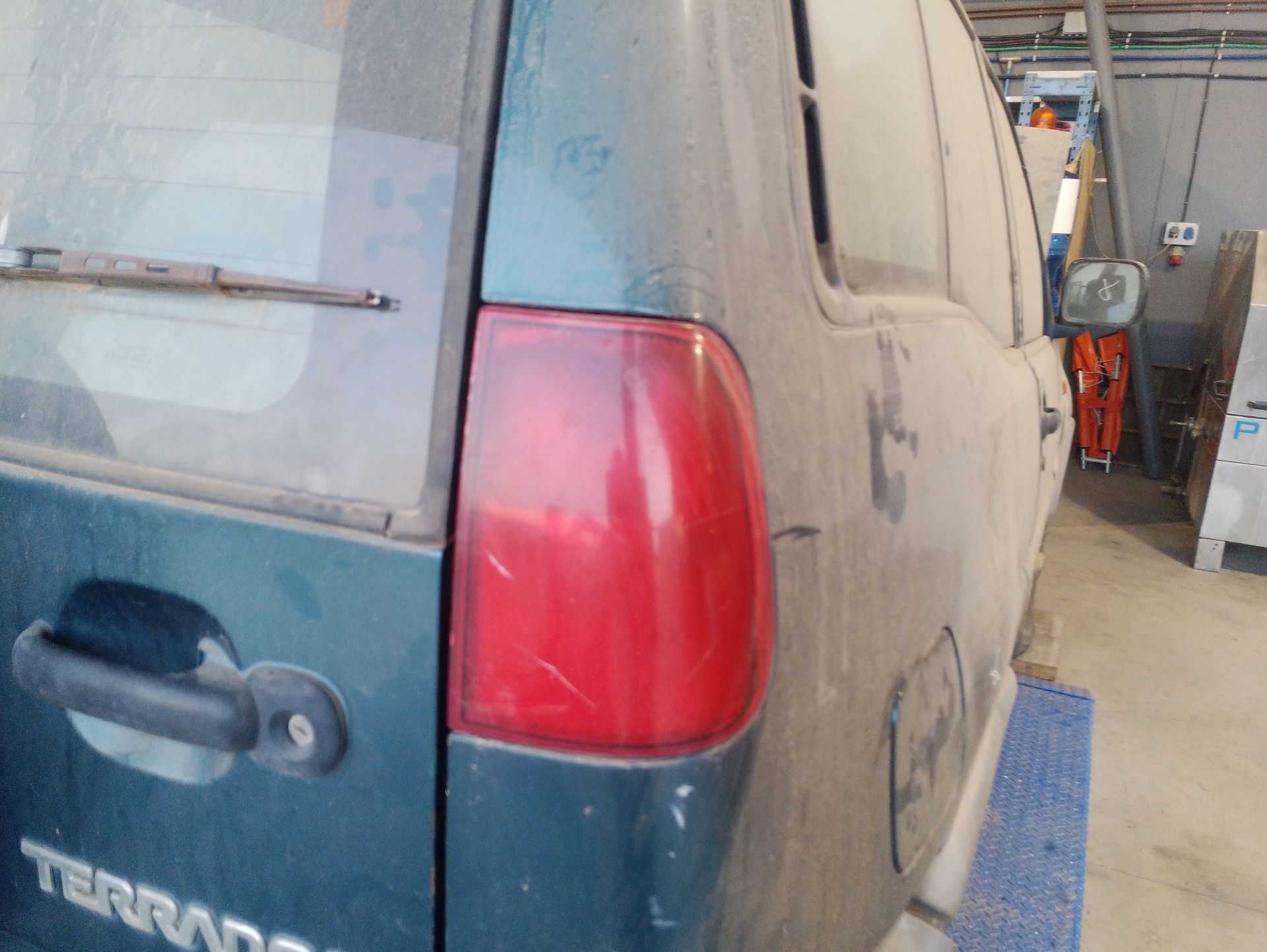 Recambio de piloto trasero derecho para nissan terrano ii (r20) 2.7 td 4wd referencia OEM IAM 265500F000 / 268541F200  