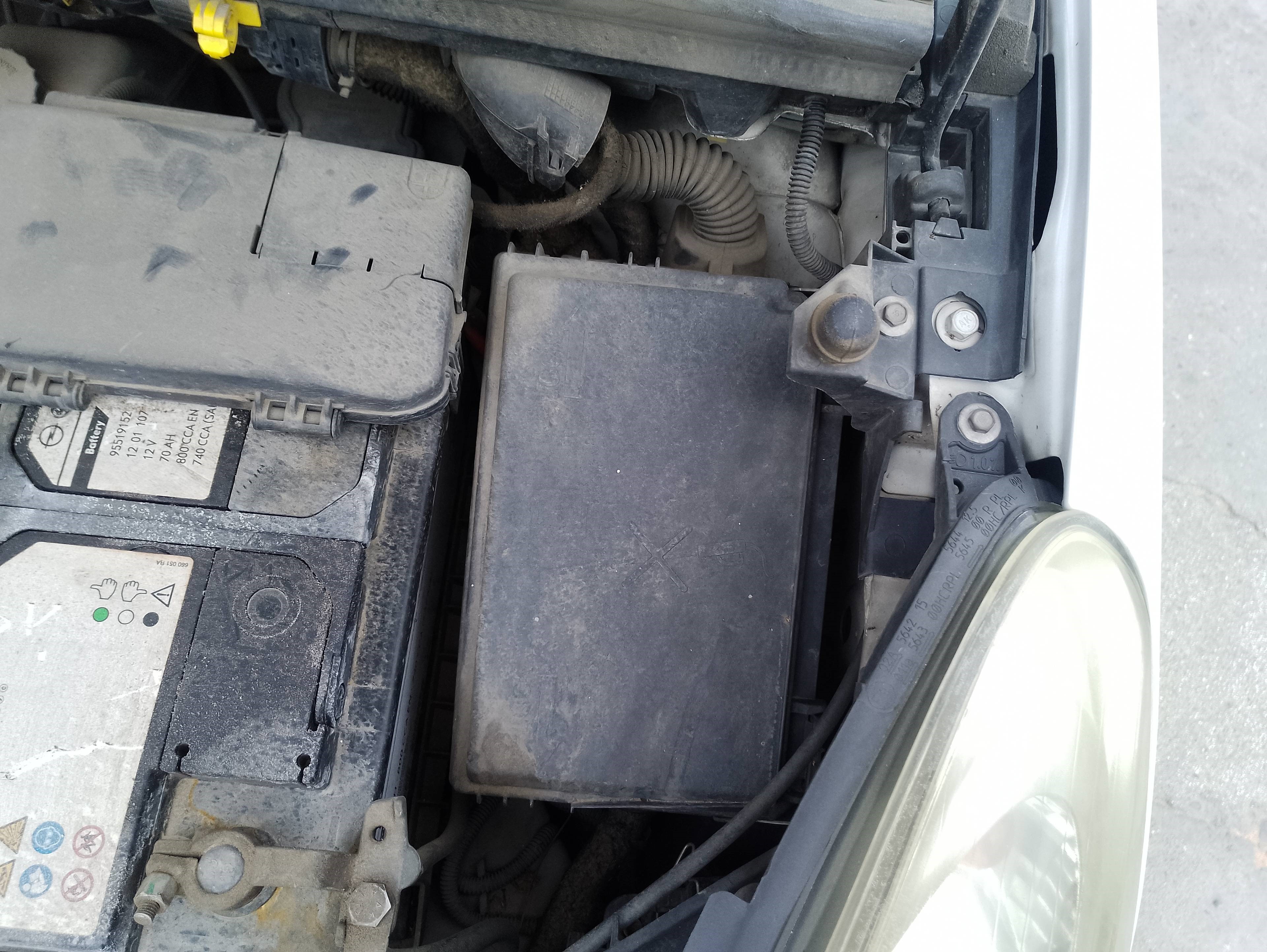 Recambio de caja reles / fusibles para opel corsa d ´´111 years´´ referencia OEM IAM   