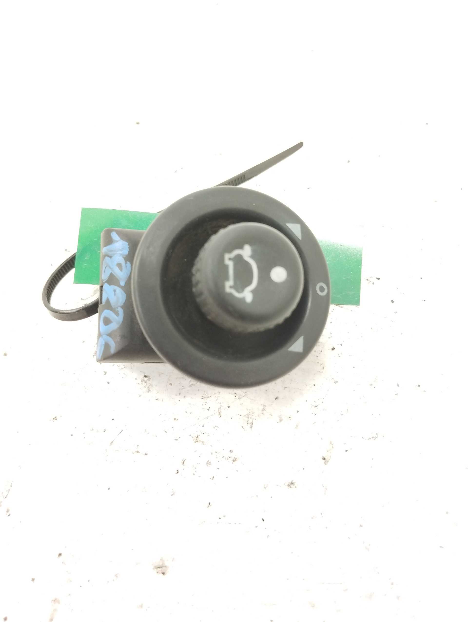 Recambio de mando retrovisor para ford fusion (cbk) ambiente referencia OEM IAM 93BG17B676BB  