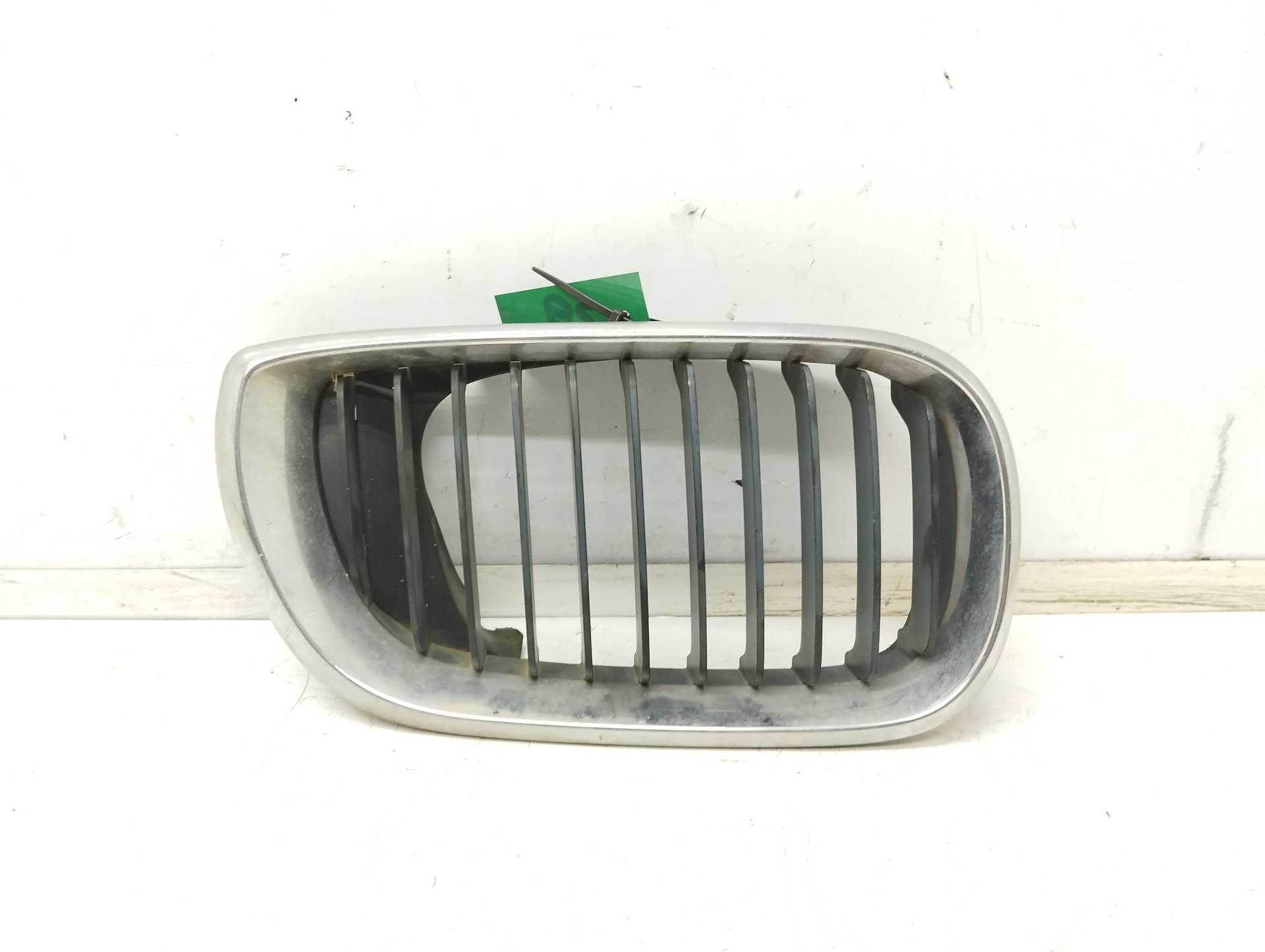 Recambio de rejilla delantera para bmw serie 3 touring (e46) 320d referencia OEM IAM 70305500 51138208488 